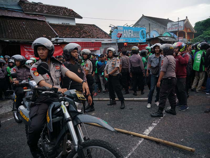Bentrok Ojol Dengan Debt Collector
