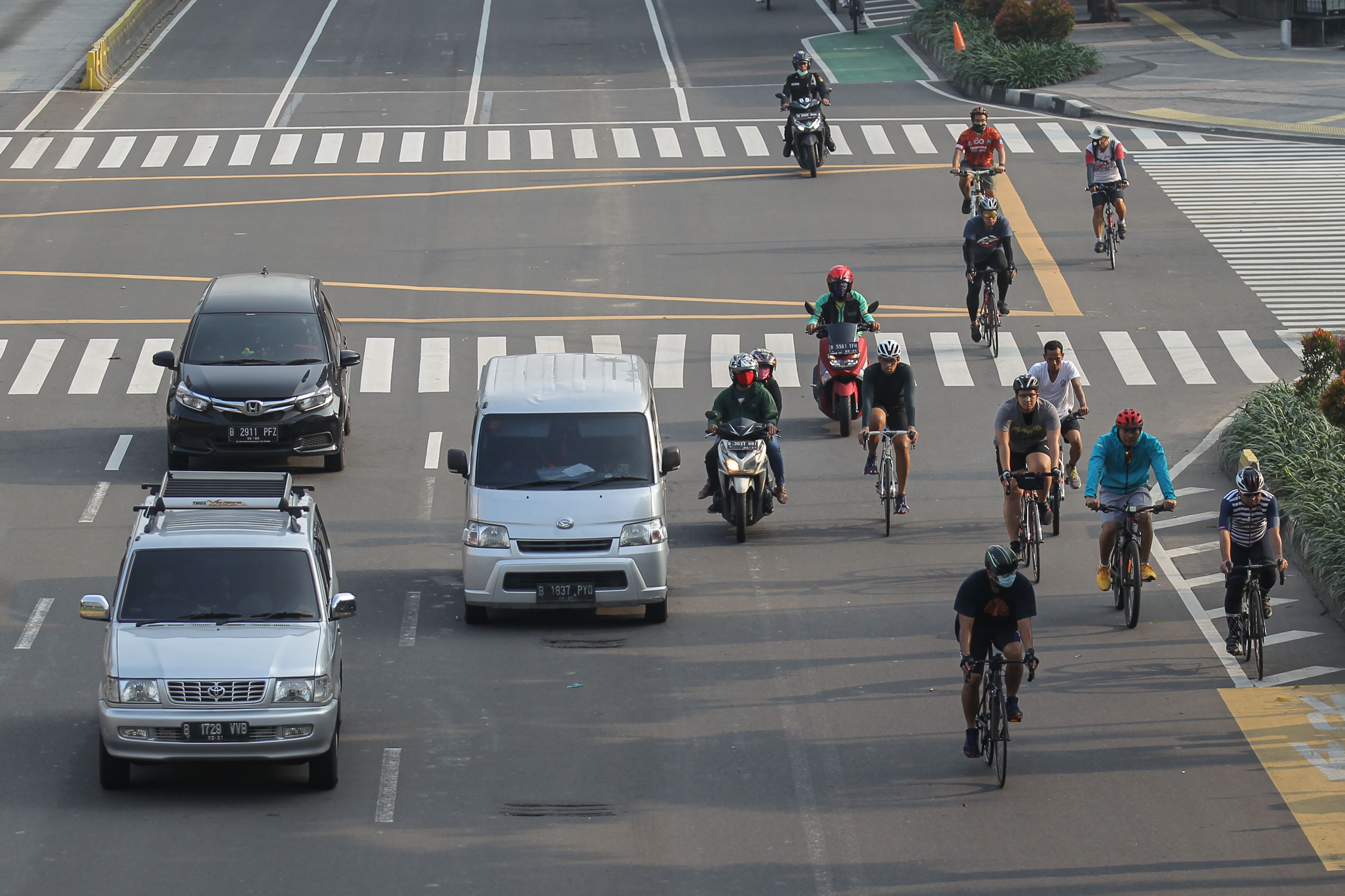 Warga Olahraga di Kawasan HI