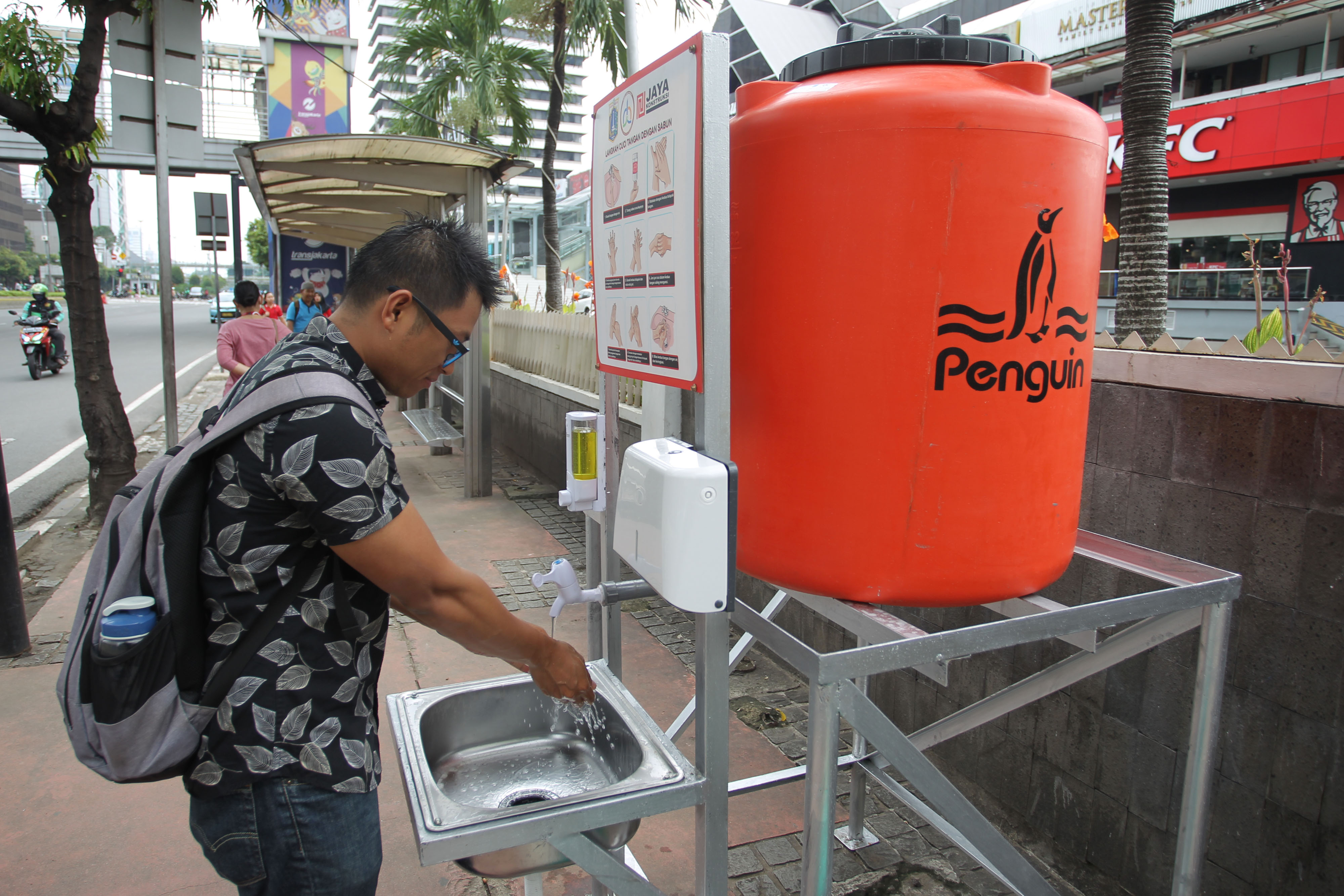 Fasilitas Cuci Tangan di Tempat Umum