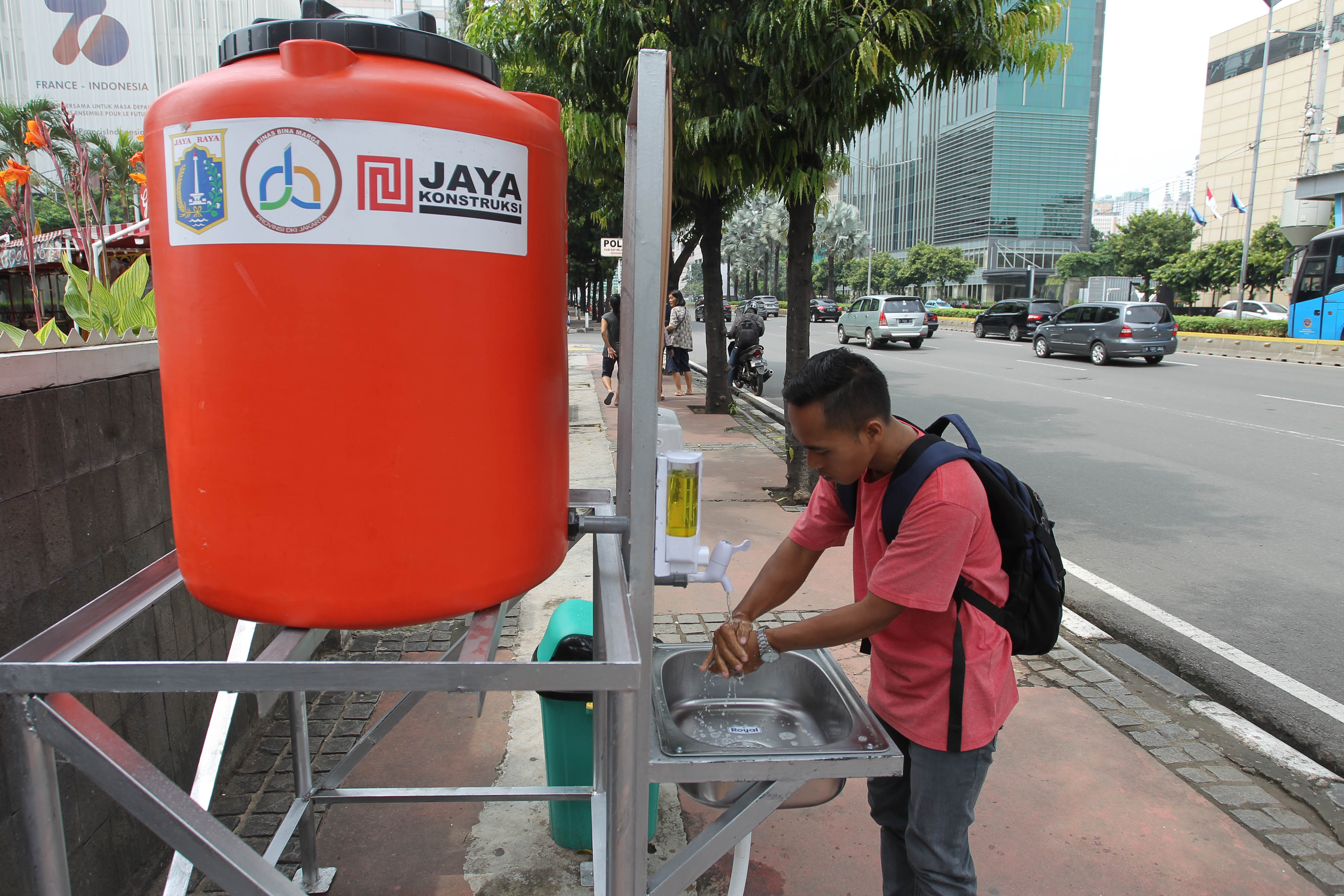 Fasilitas Cuci Tangan di Tempat Umum
