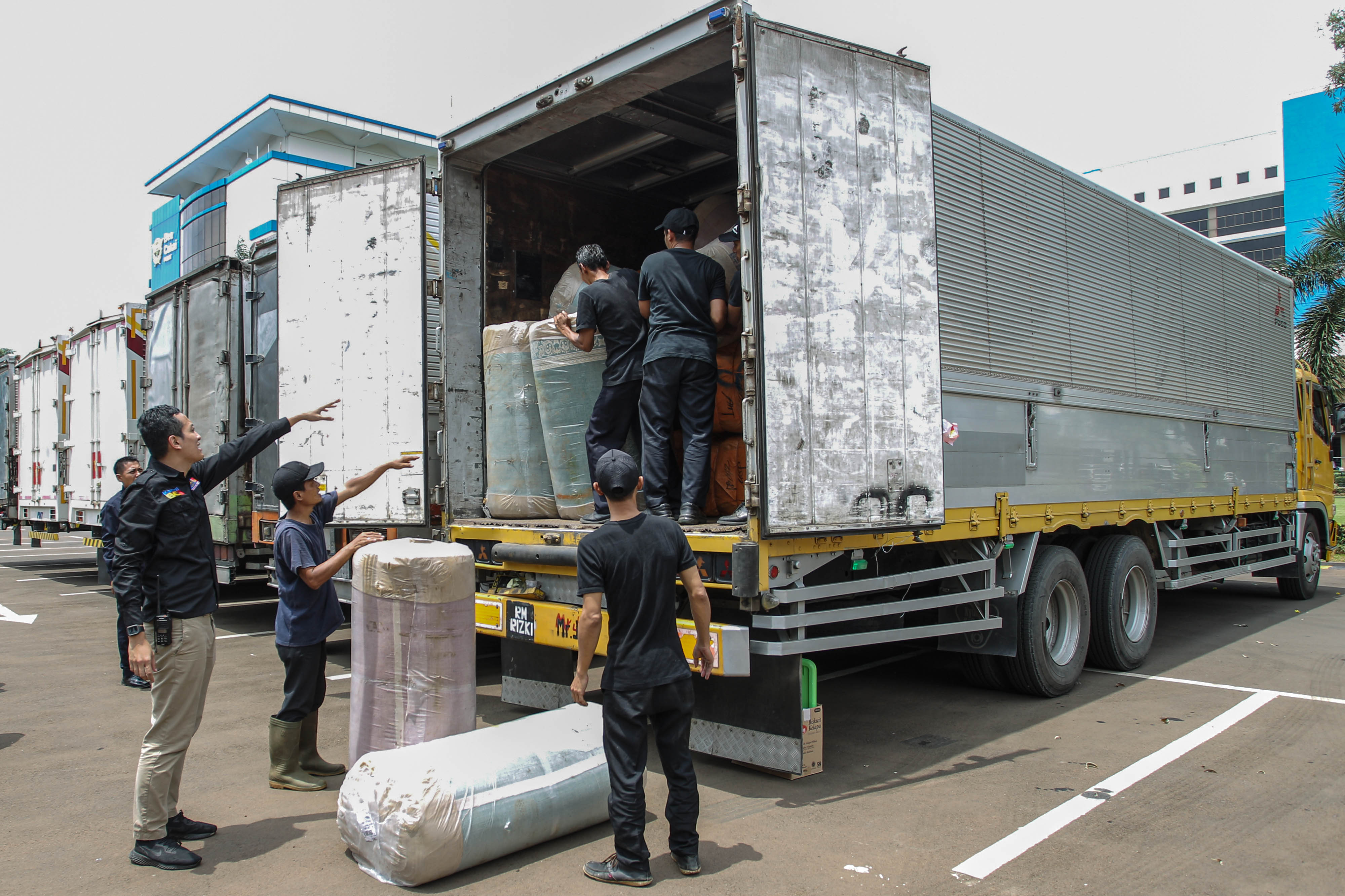 Rilis Barang Impor Ilegal