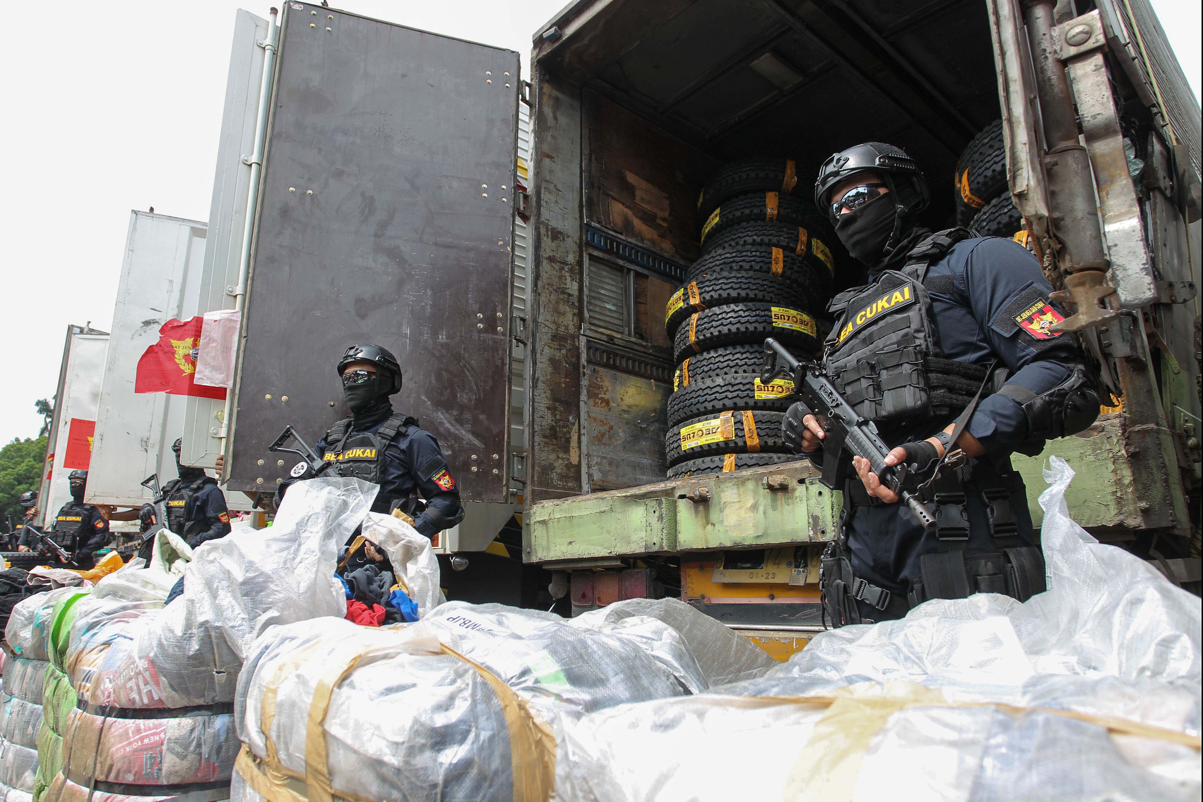 Rilis Barang Impor Ilegal