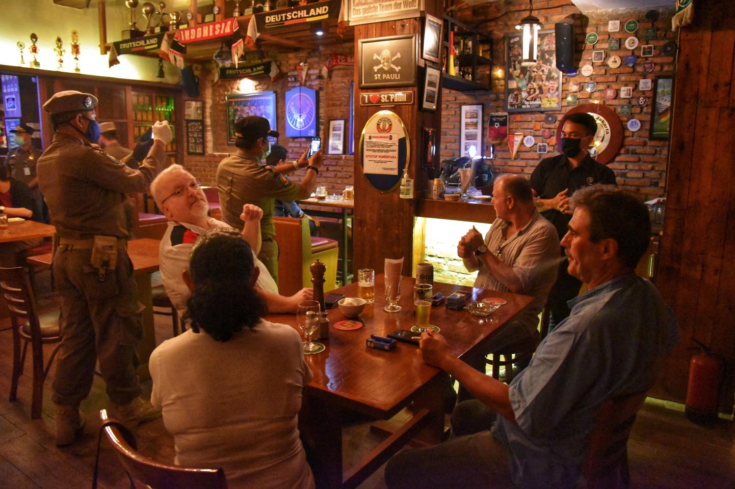 Penutupan Sementara Bar di Kemang