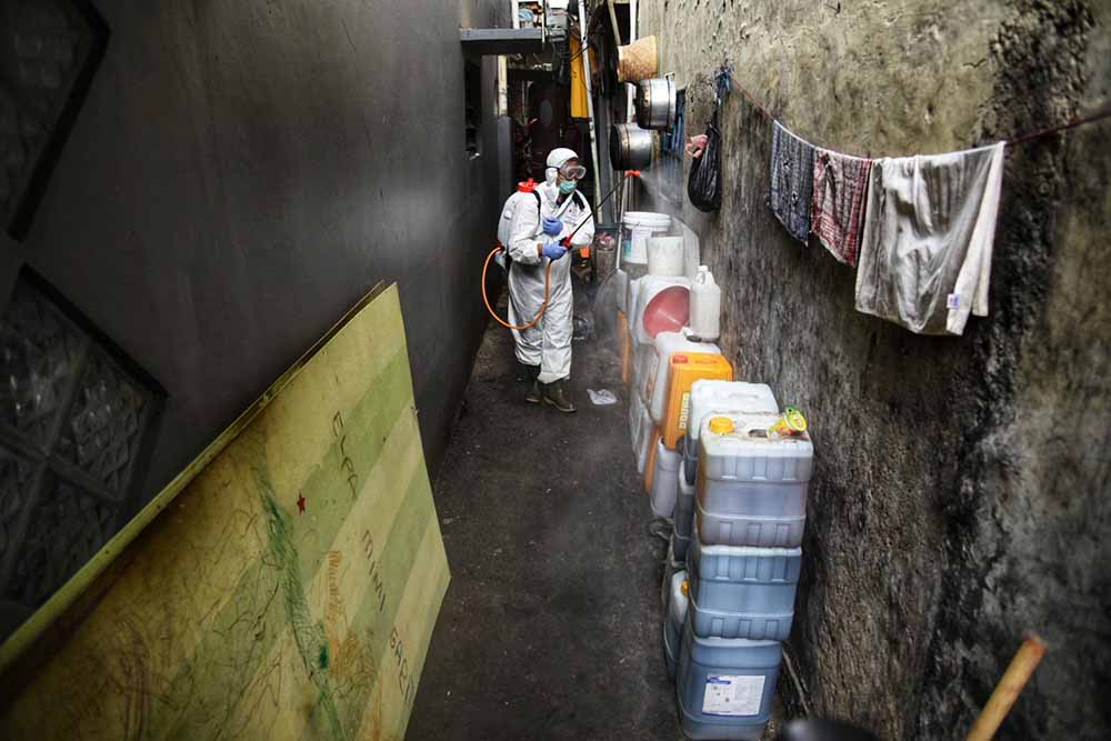 Penyemprotan Disinfektan di Kecamatan Tanah Abang