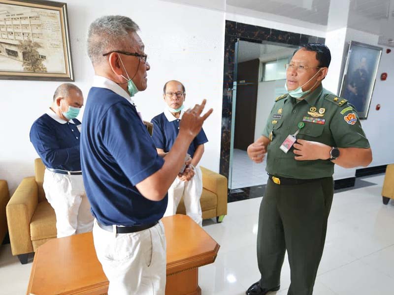 Penyerahan Bantuan di RSPAD Gatot Soebroto dan RSUP Persahabatan