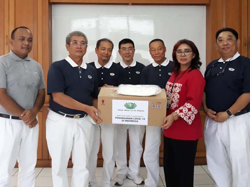 Penyerahan Bantuan di RSPAD Gatot Soebroto dan RSUP Persahabatan