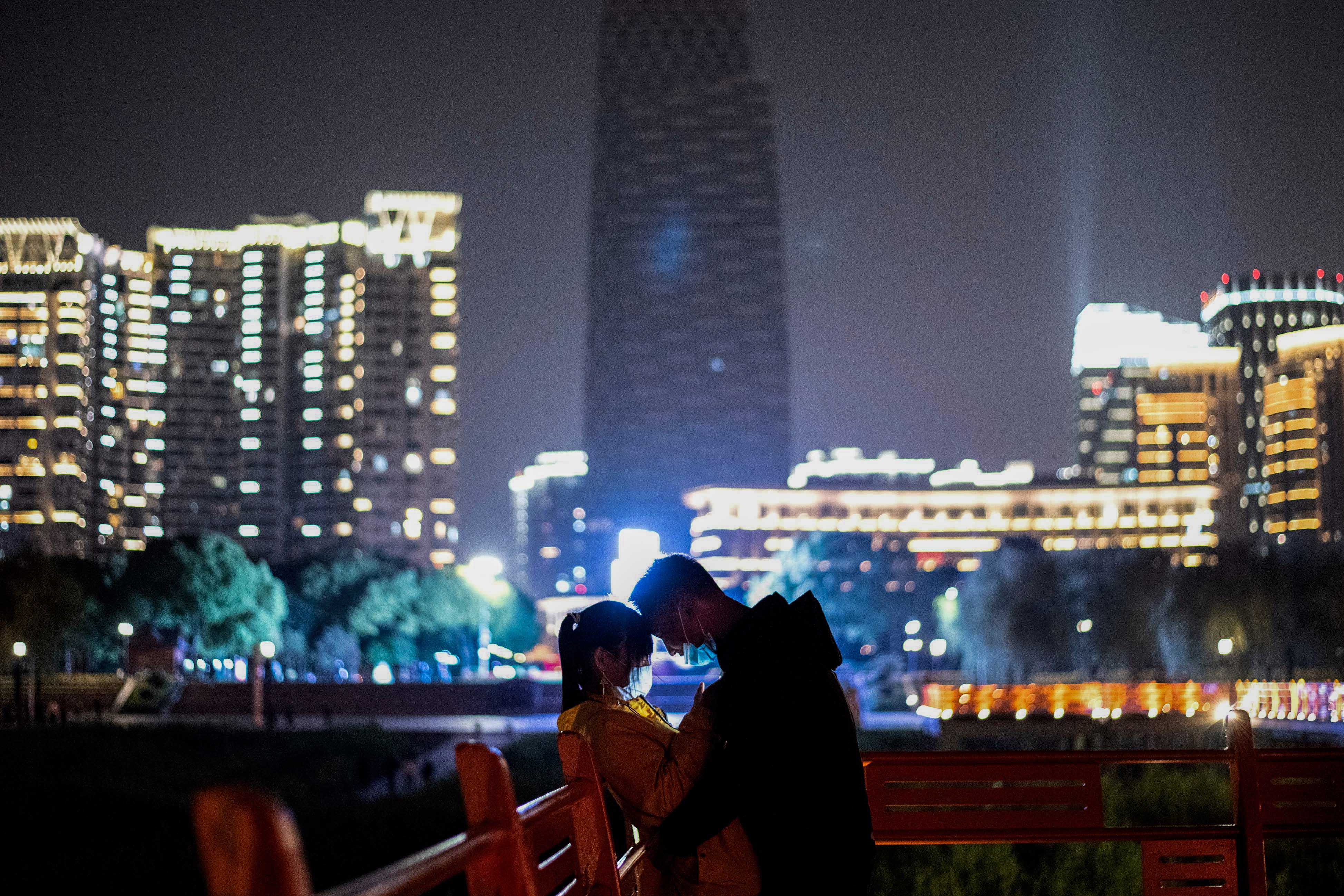 Status Lockdown Berakhir, Warga Diberikan Sertifikat dan Kode QR 