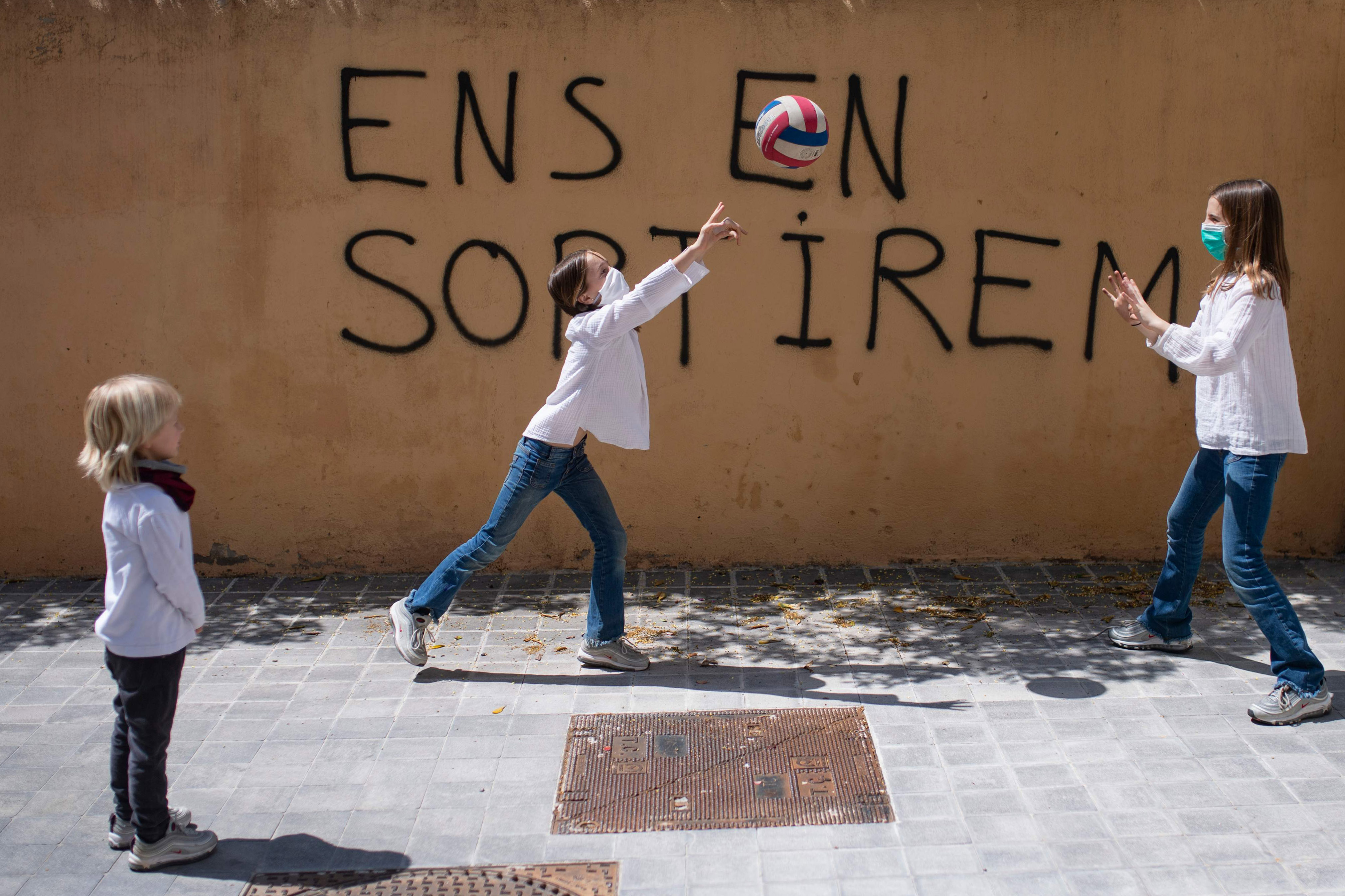 Anak-anak di Spanyol Bebas dari Lockdown