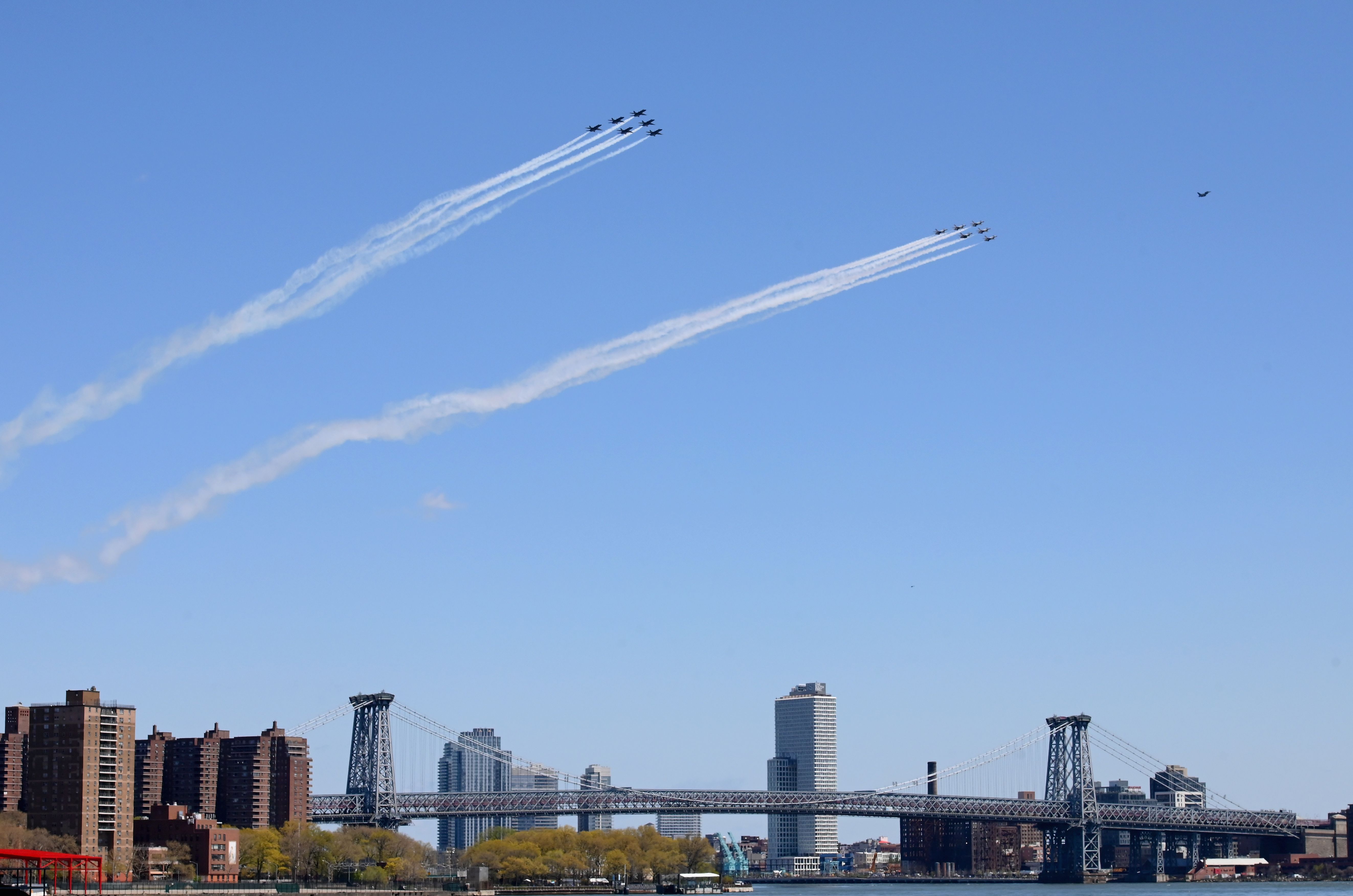 Hormat untuk Petugas Medis