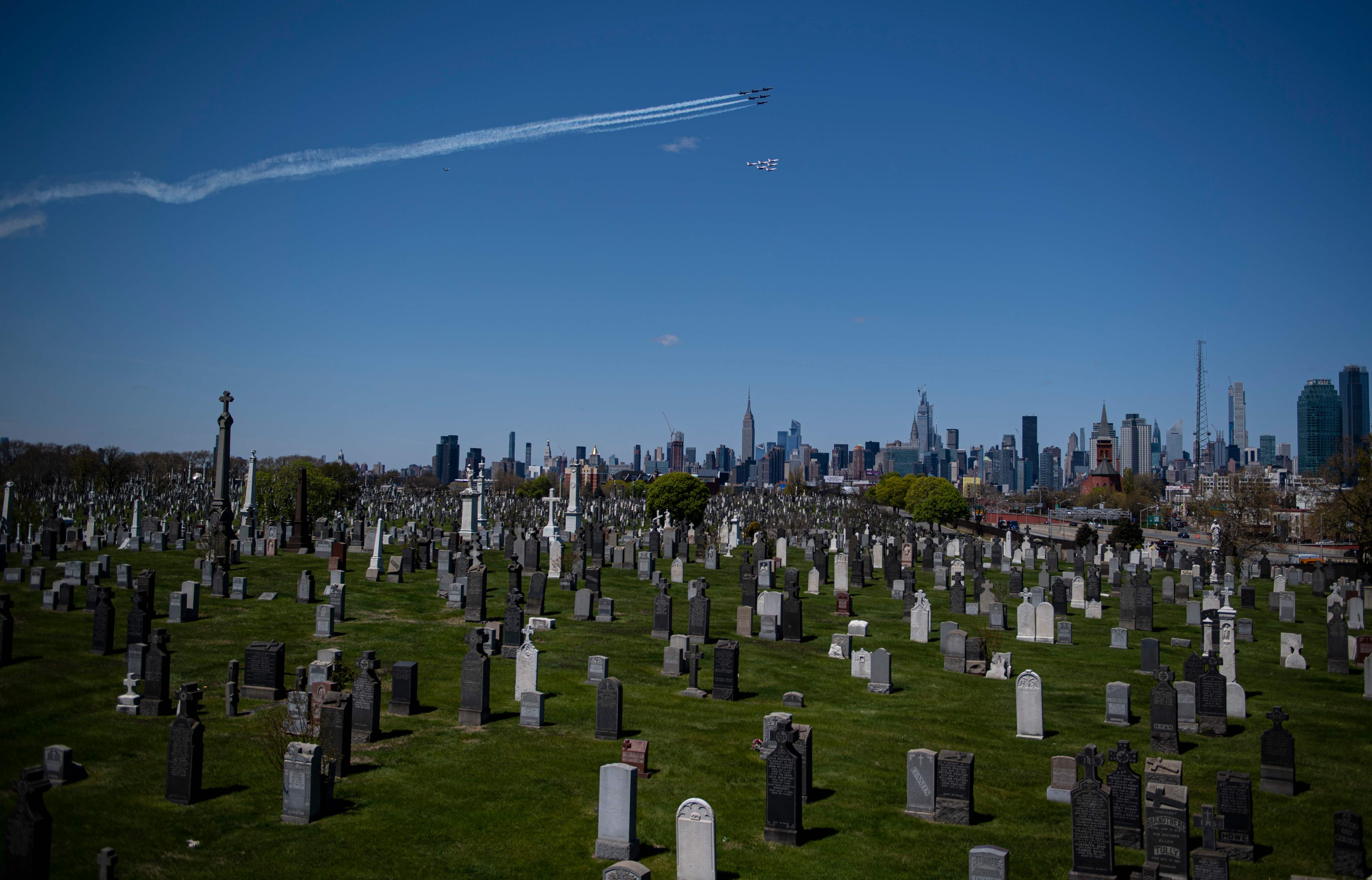 Hormat untuk Petugas Medis