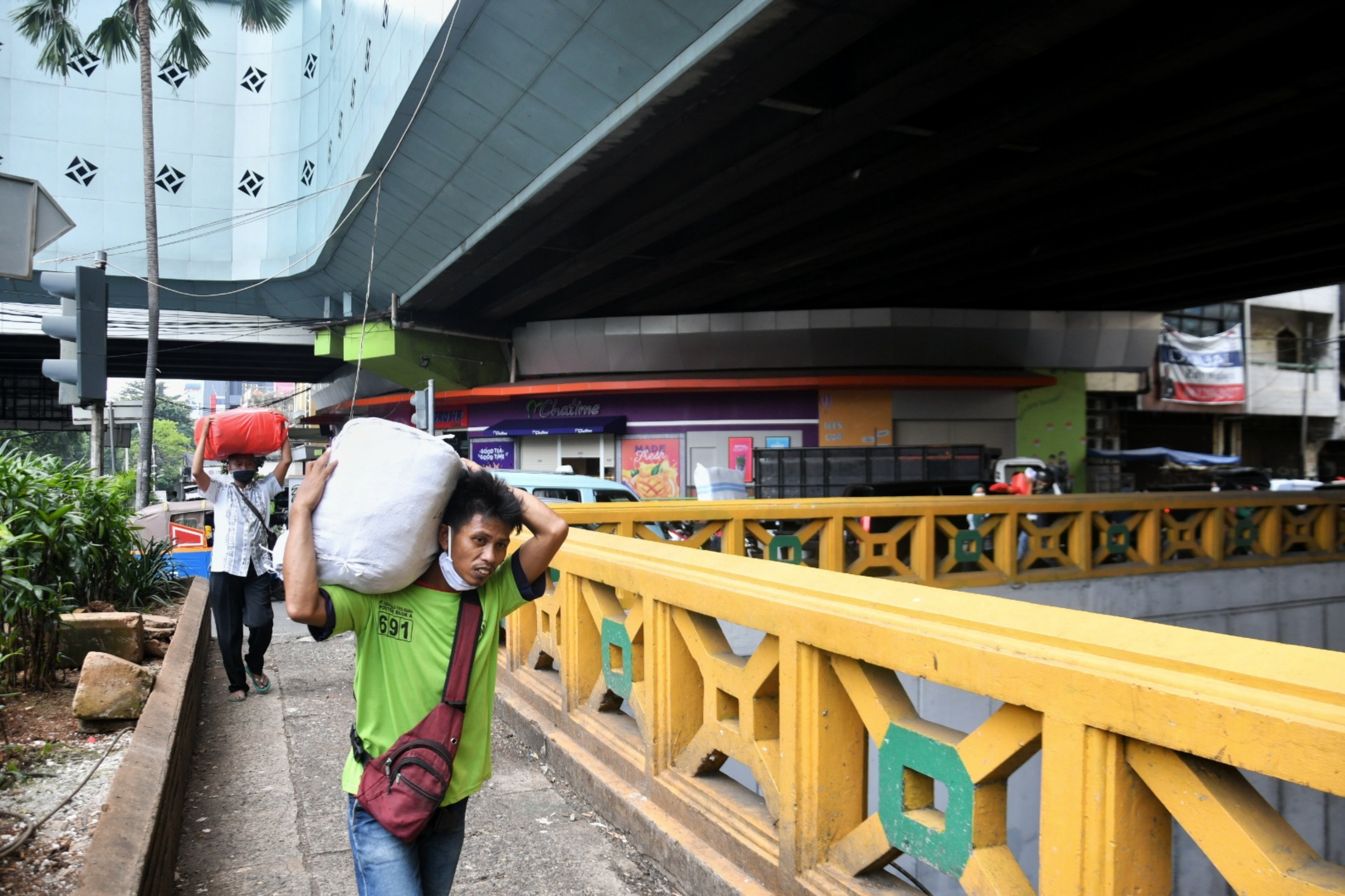 Pedagang Memadati  Pasar Tanah Abang