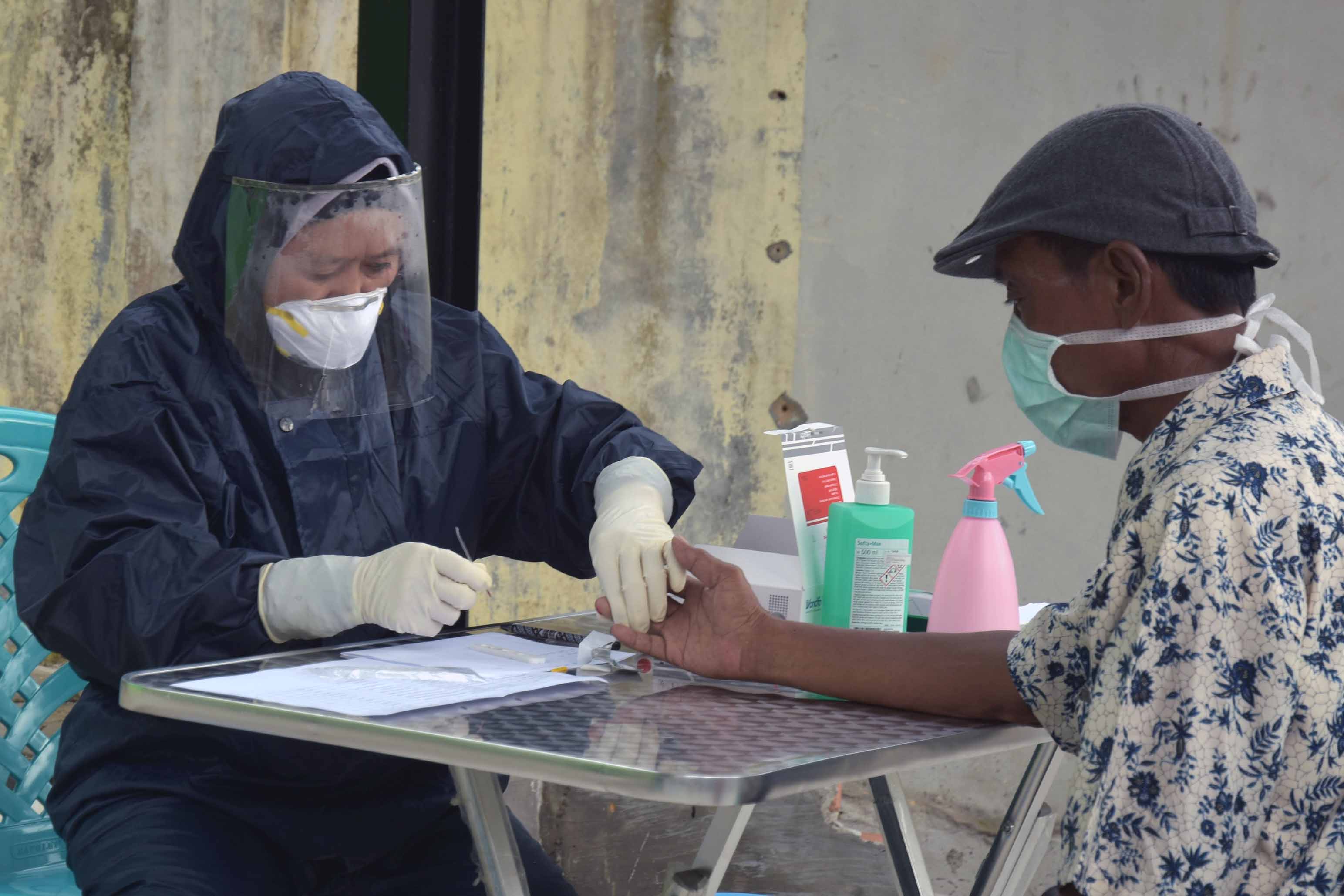 Tes Cepat Covid-19 di Pekanbaru