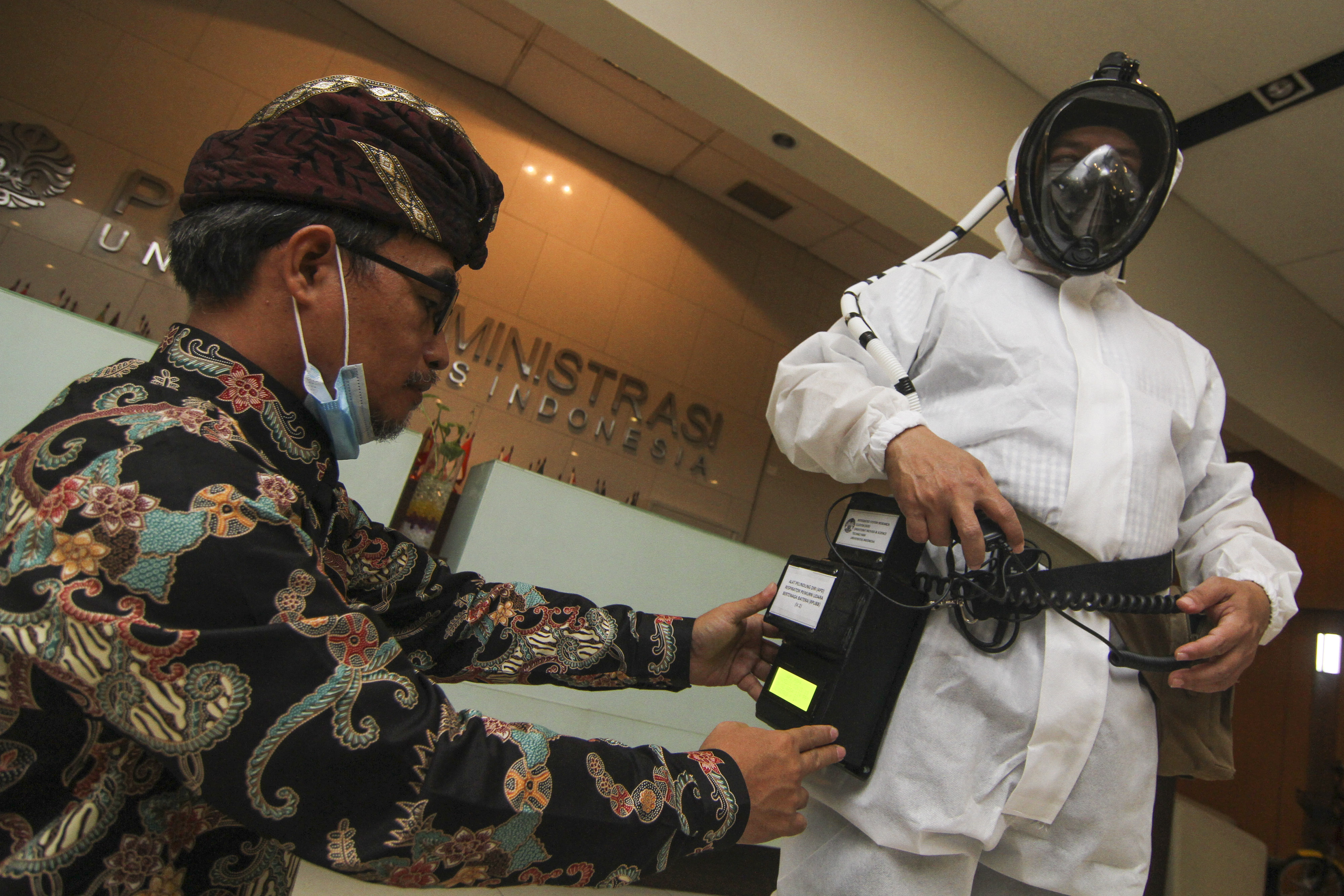 UI Kembangkan Alat Pelindung Wajah 