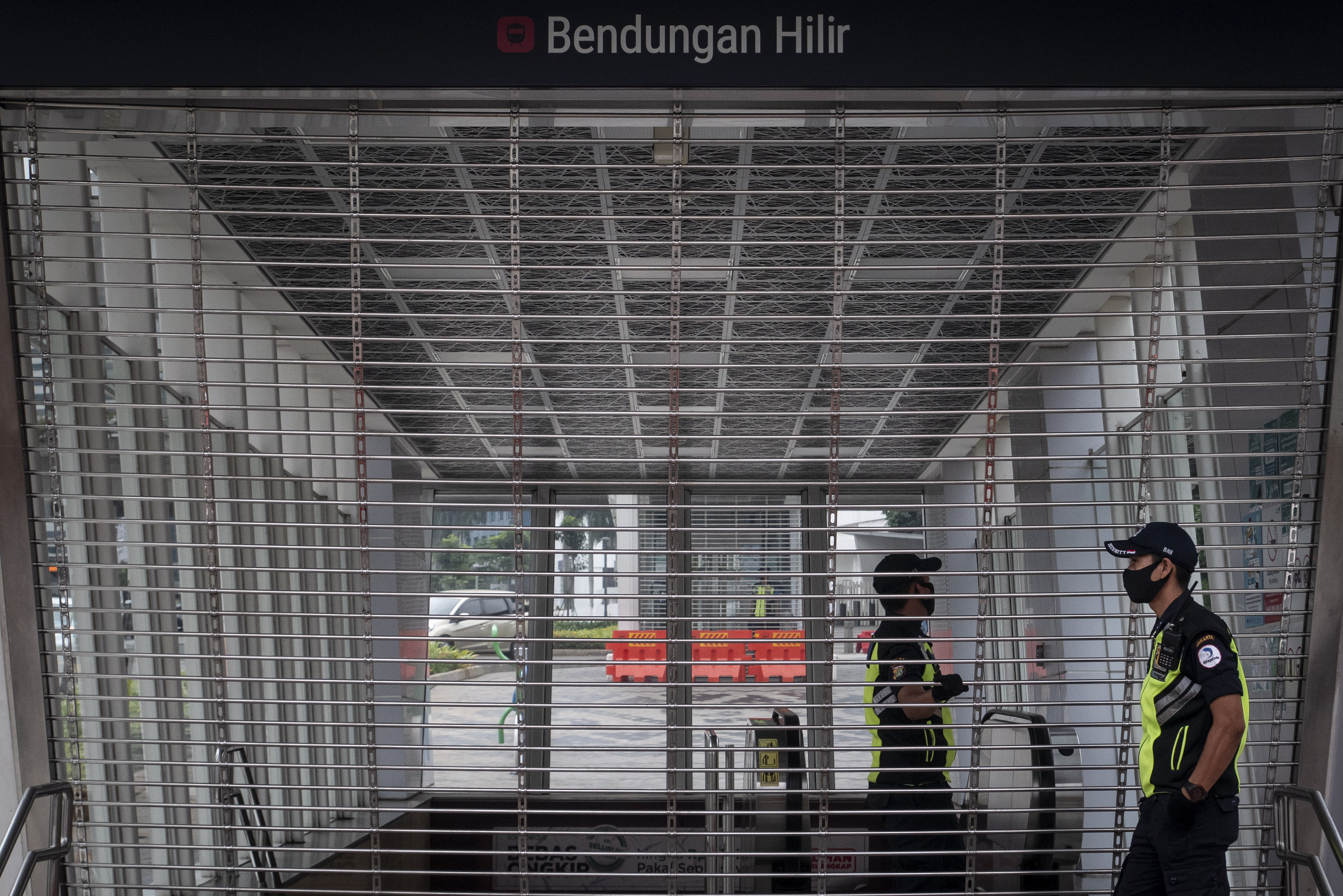 Stasiun MRT Benhil Tutup Sementara