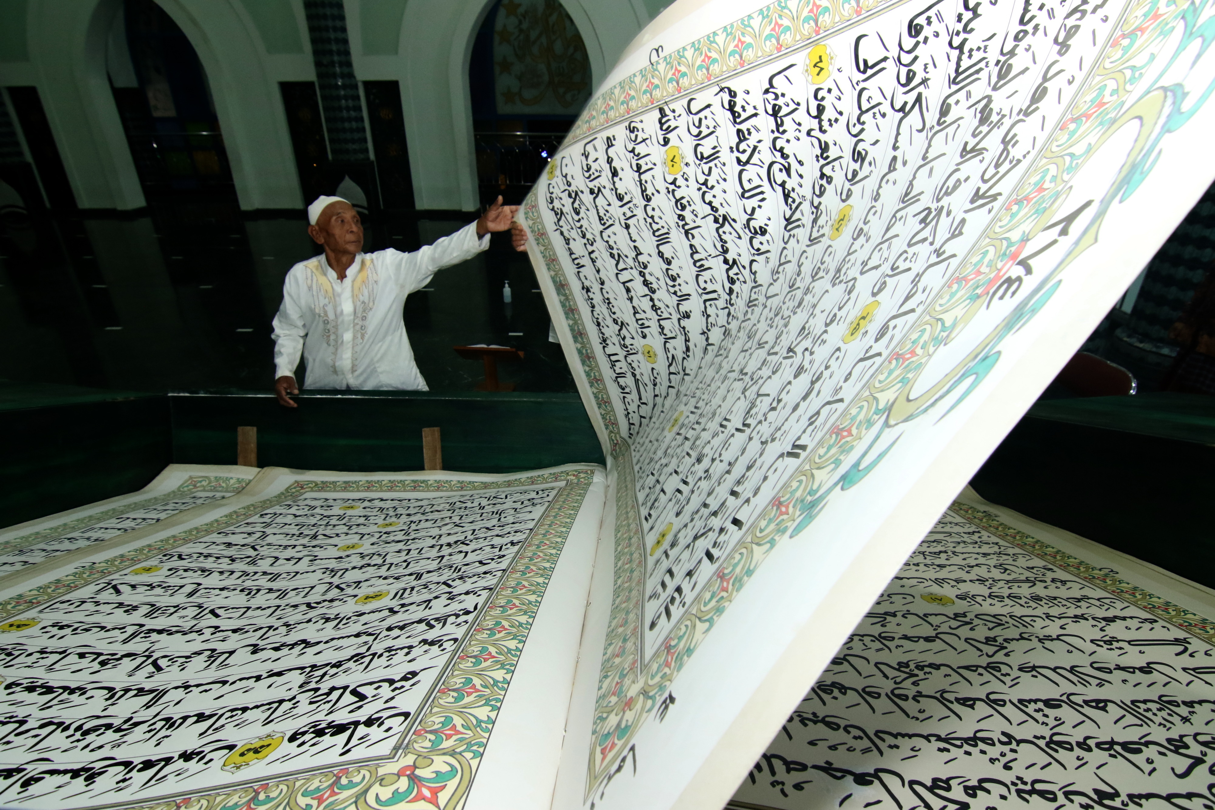 Tadarus Membaca Al Qur'an Raksasa