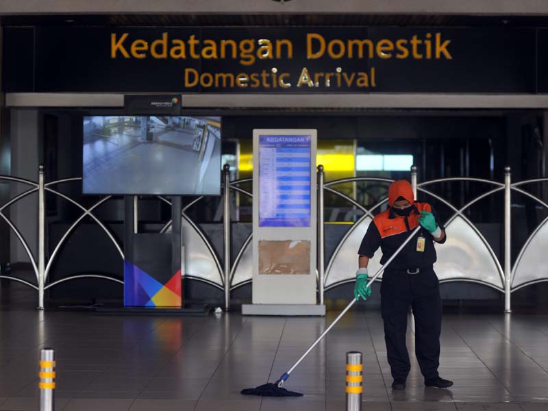 Bandara Minangkabau Stop Penerbangan