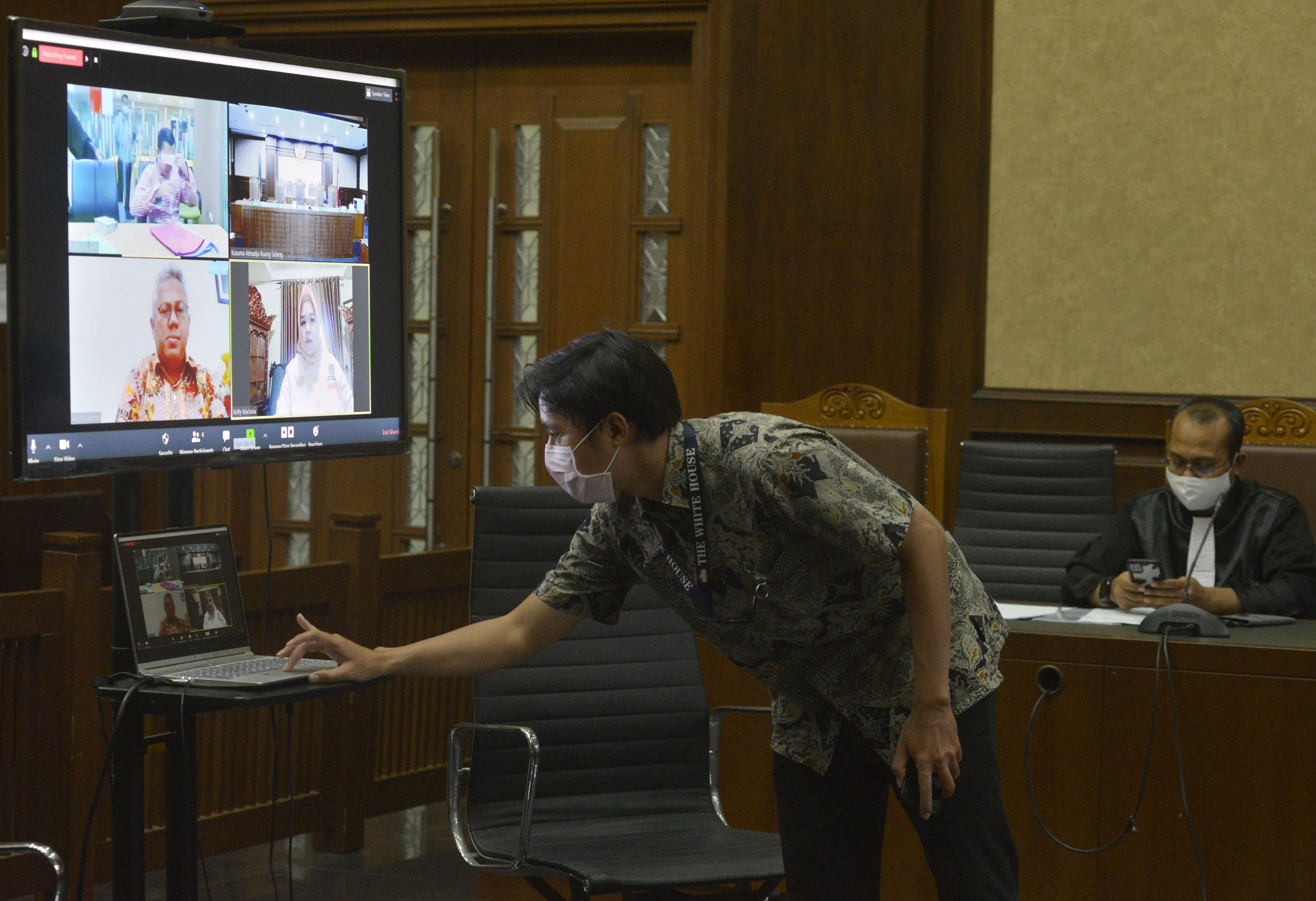 Sidang Virtual Kasus Suap Komisioner KPU