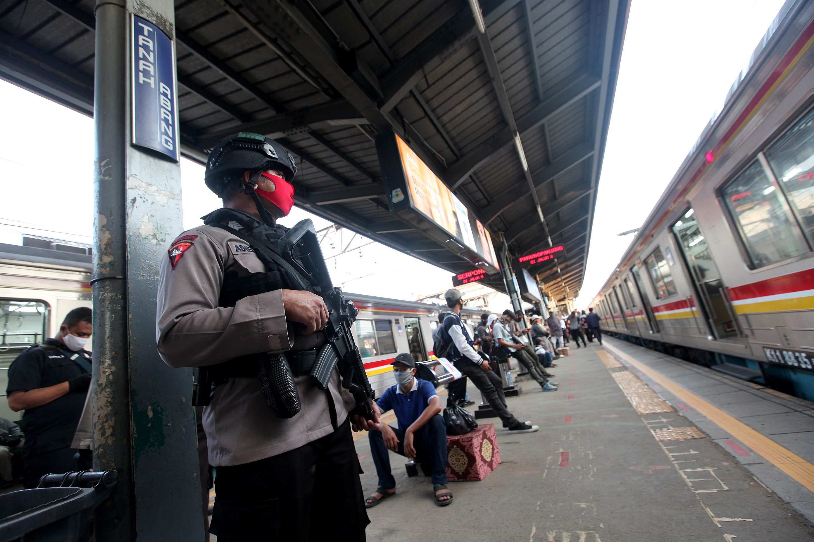 Penjagaan Terkait PSBB di Komuterline