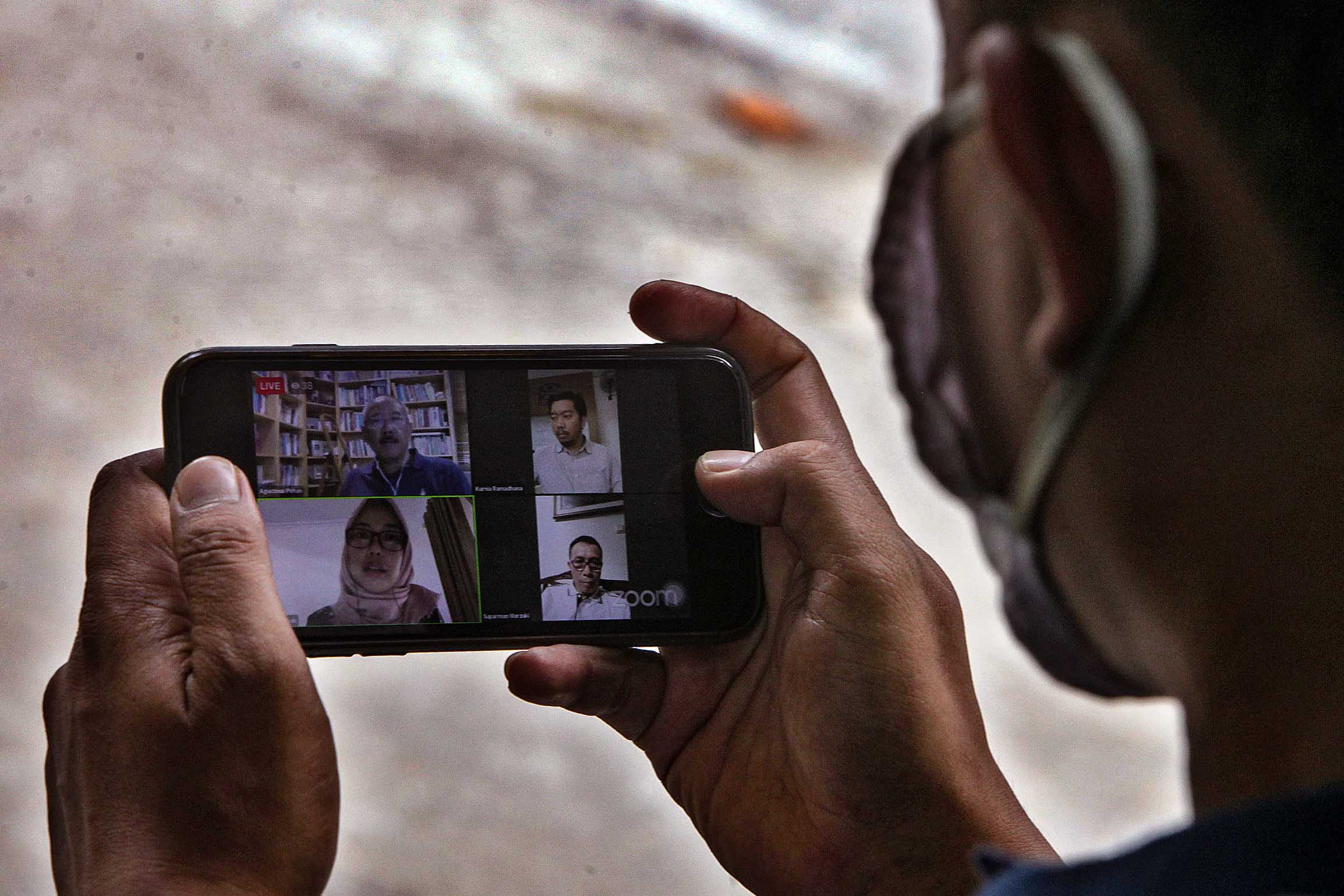 Diskusi Virtual Problematika Lembaga Peradilan