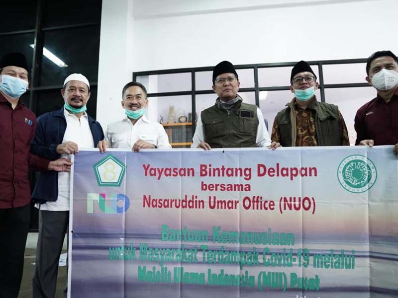 IMIP Berbagi Bantuan Untuk Masyarakat Kurang Mampu