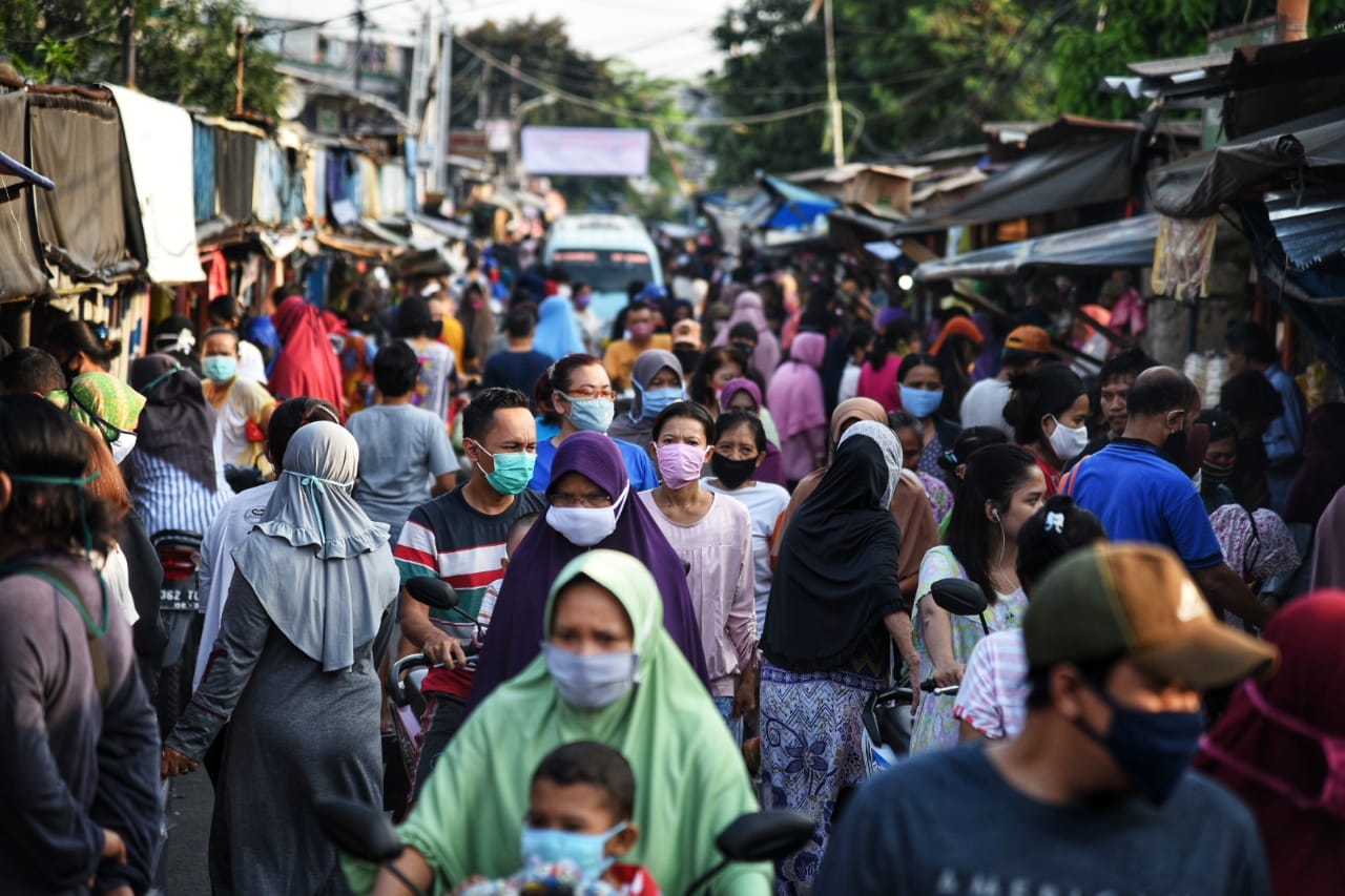 Jelang Ramadan Warga Padati Pasar