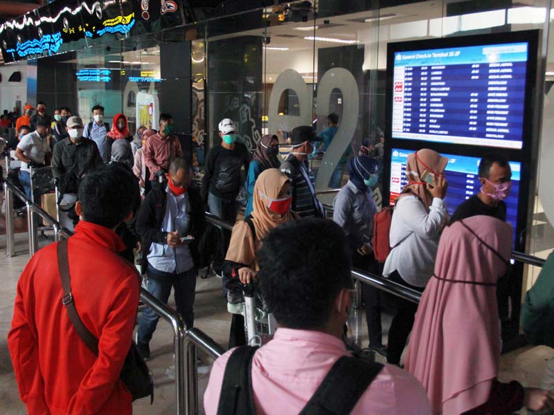 Penghentian Sementara Penerbangan Dalam dan Luar Negeri