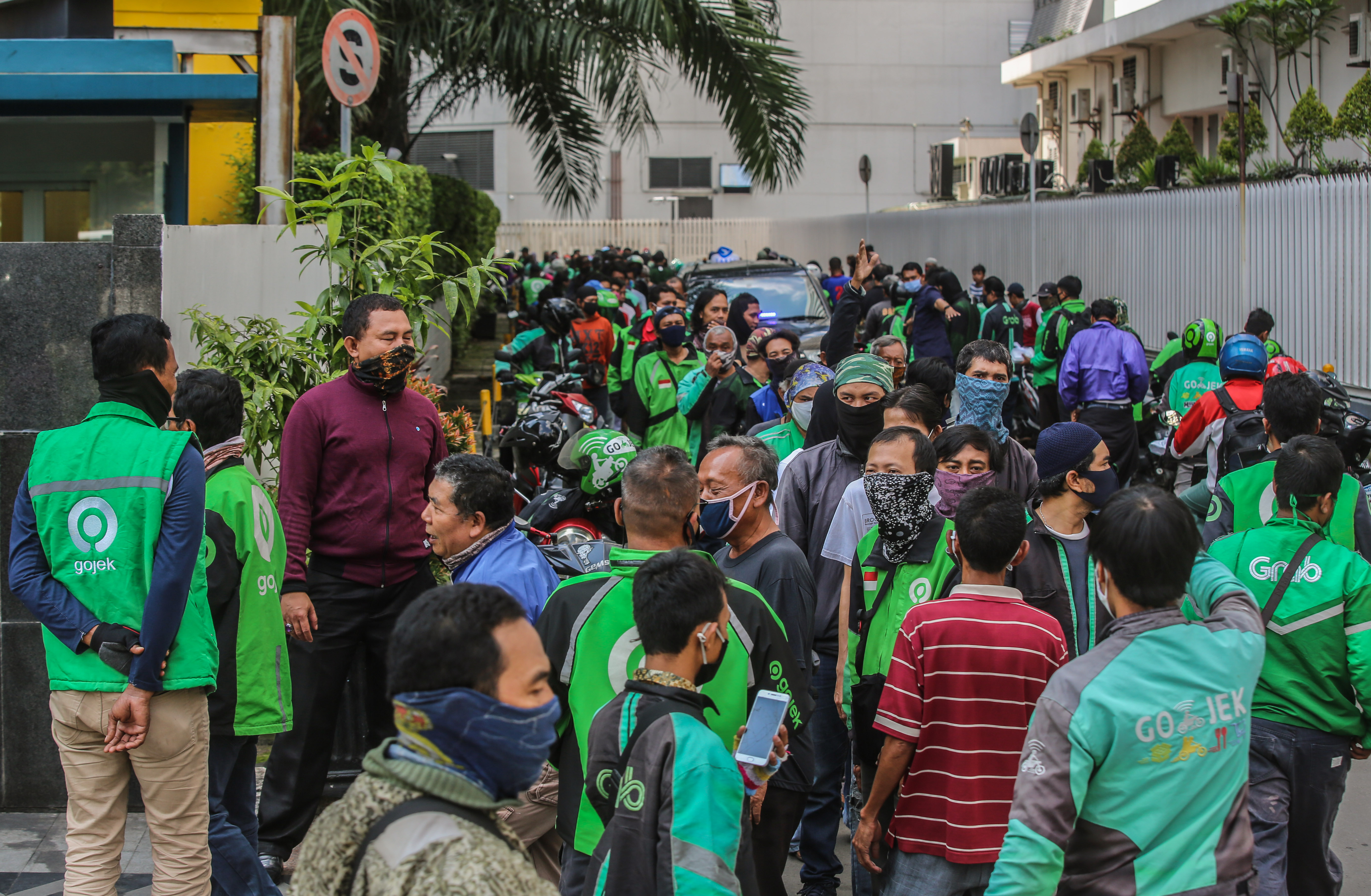 Pelaksanaan Kepedulian Berbagi Berlawanan Dengan PSBB