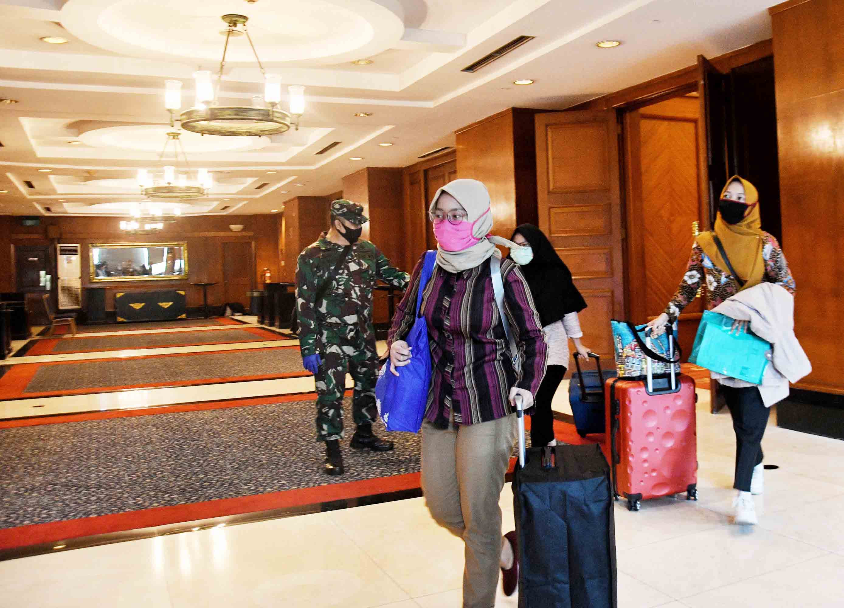 Para Relawan Kesehatan Tiba di The Media Hotel 