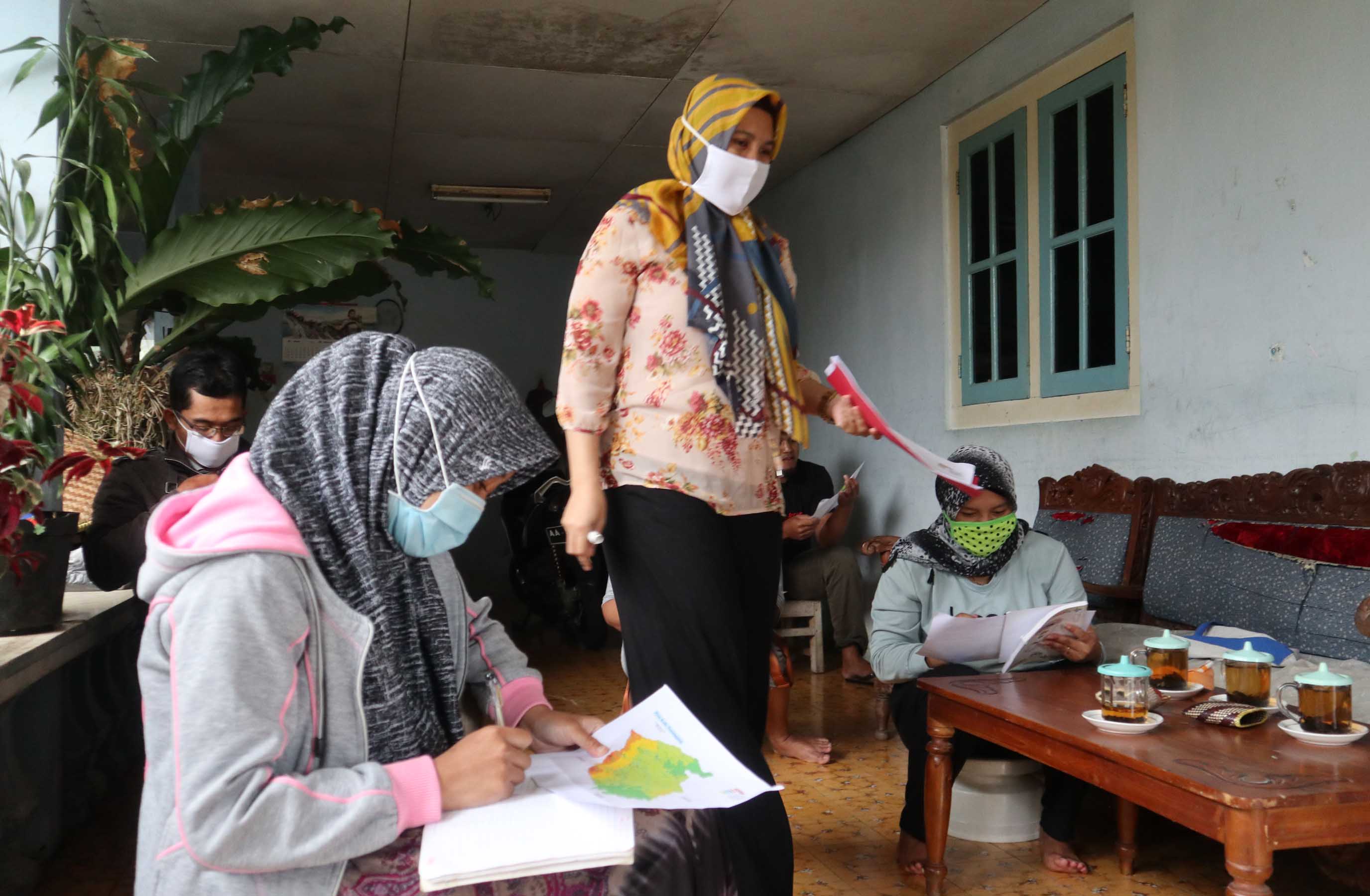 Warga Putus Sekolah Kembali Belajar