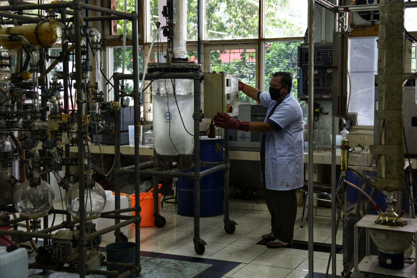 LIPI Produksi Hand Sanitizer