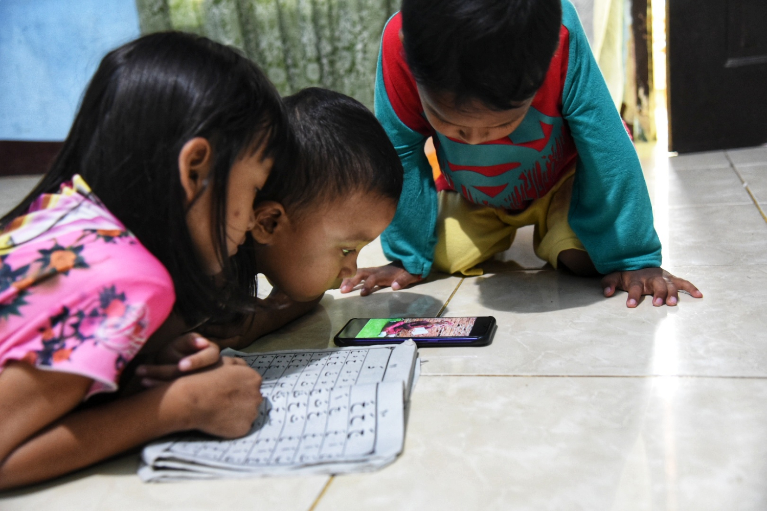 Mengaji Virtual dengan Kostum Badut