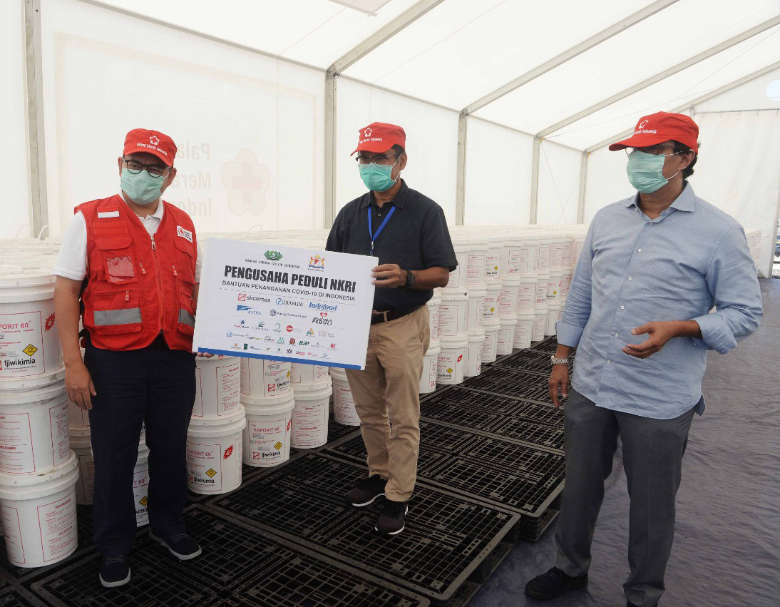 Bantuan Kaporit Serta Alat Uji Cepat Kepada PMI 