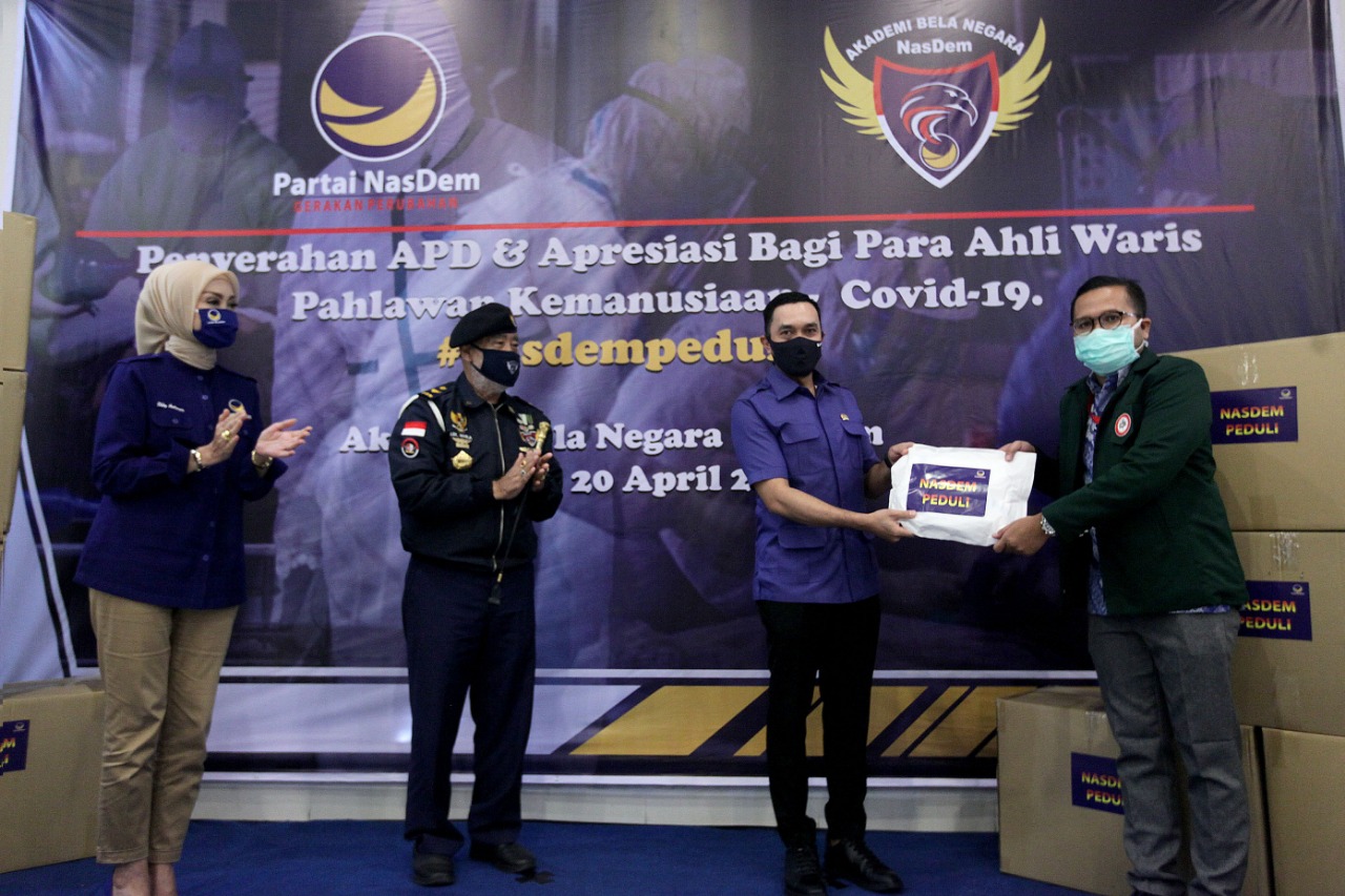 Bantuan 5000 APD dari Partai NasDem
