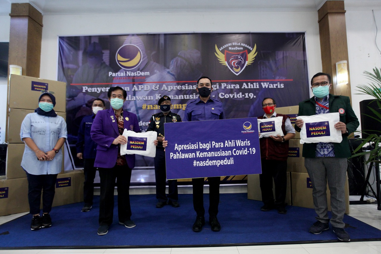 Bantuan 5000 APD dari Partai NasDem