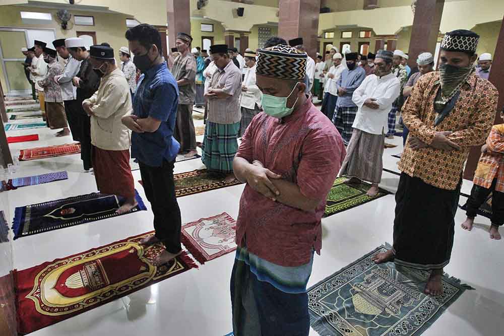 Salat Tarawih Berjamaah Berjarak