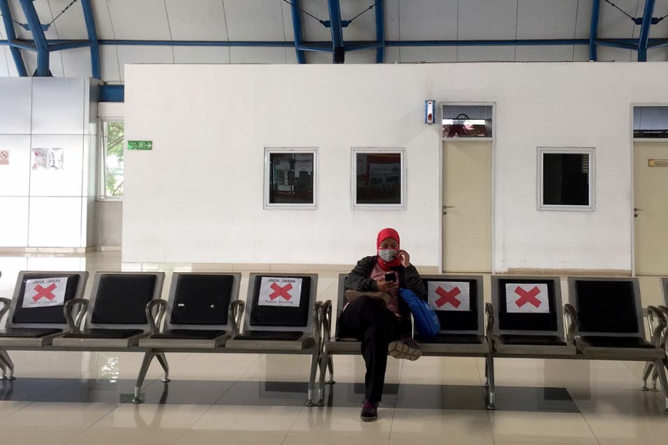 Transportasi Publik Sepi