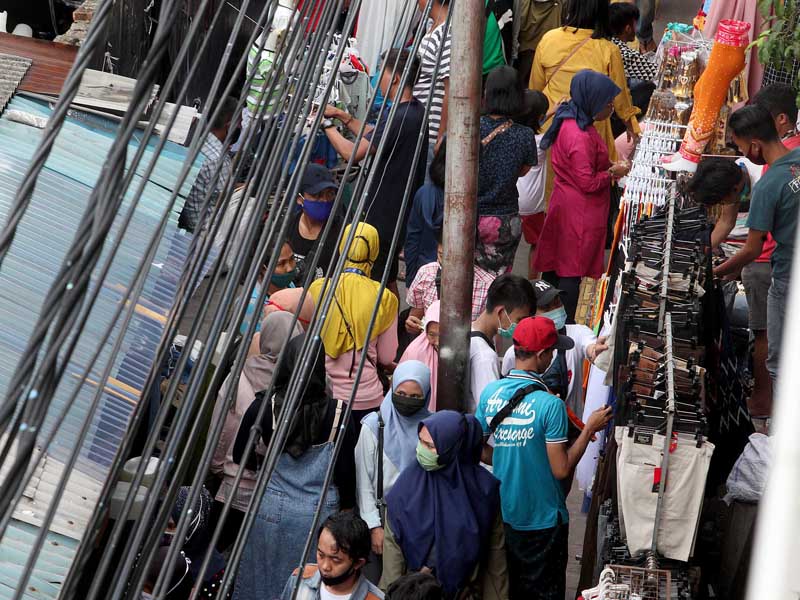 Pasar Tanah Abang Masih Ramai