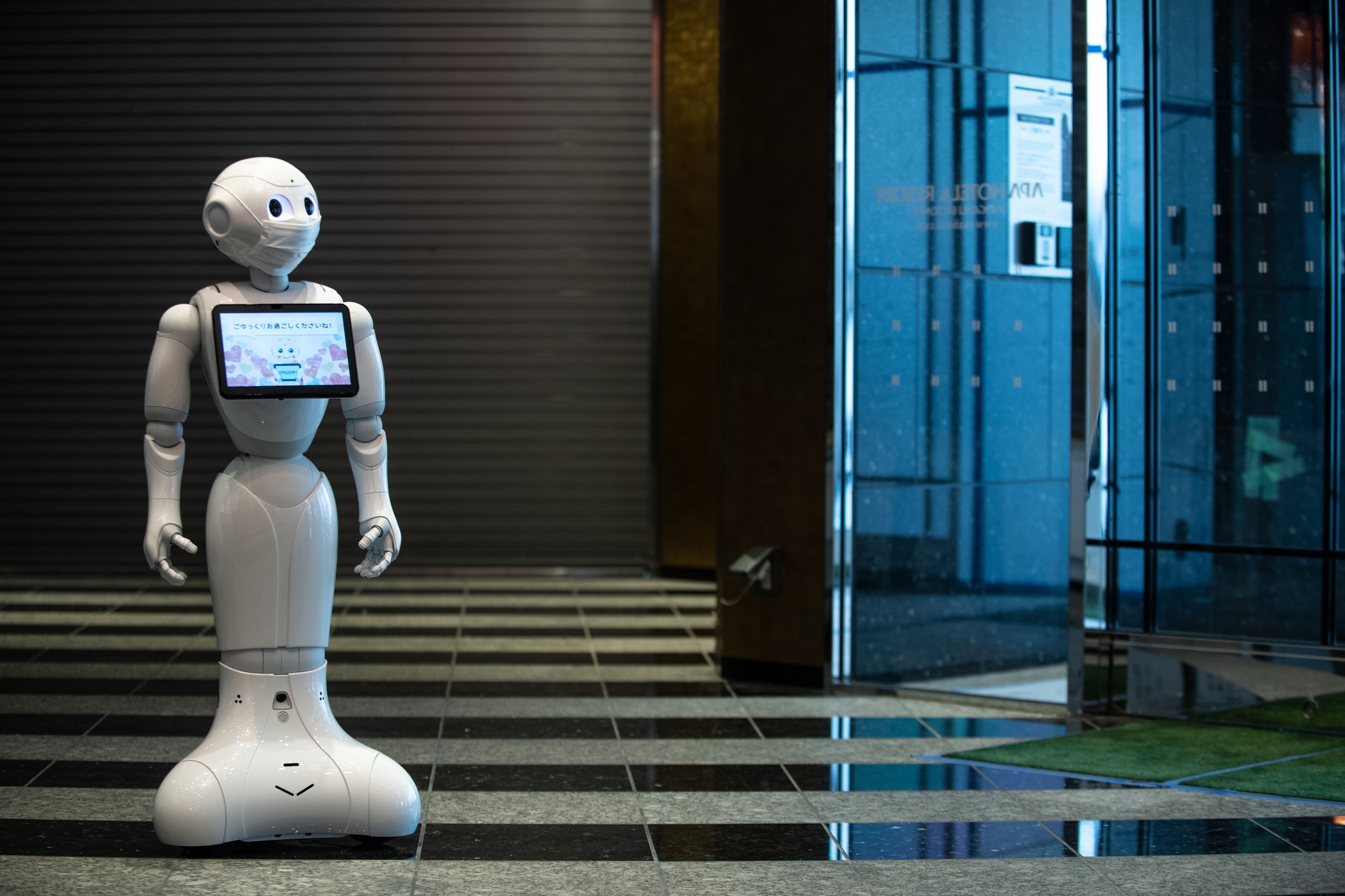 Robot Resepsionis dan Office Boy siap Sambut Pasien Covid-19