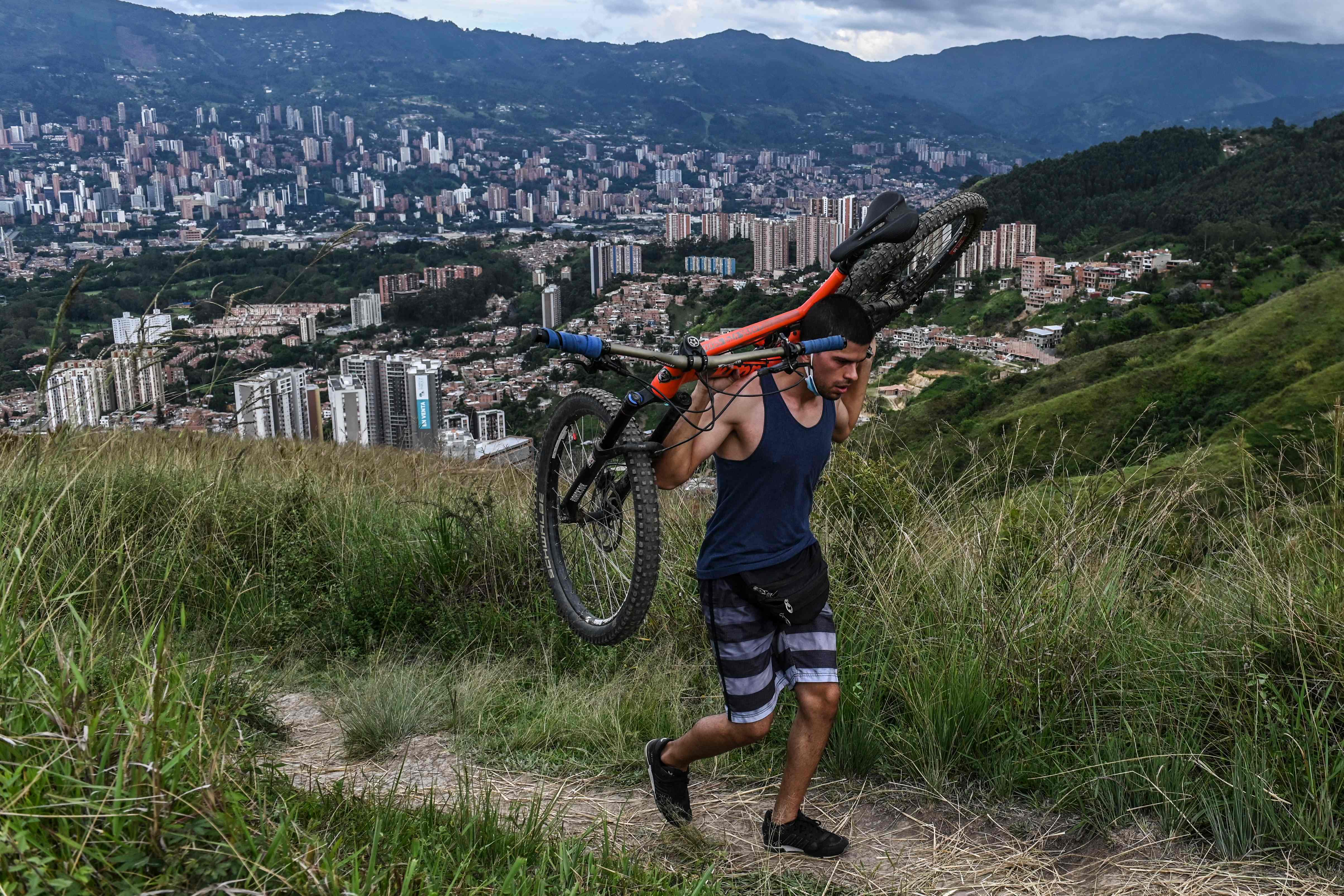 Berolahraga di Luar Ruang  