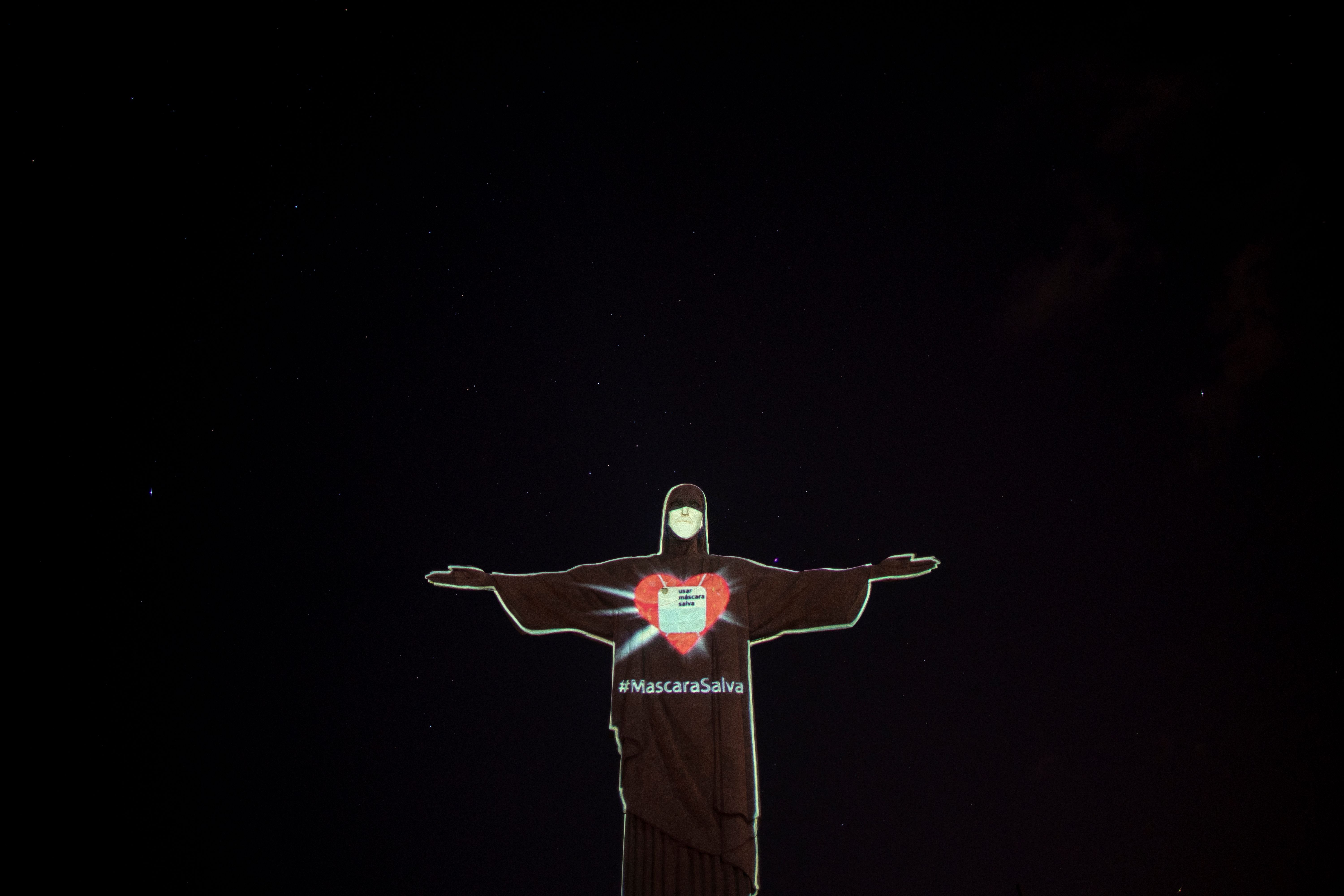 Video Mapping Masker di Patung Kristus Sang Penebus