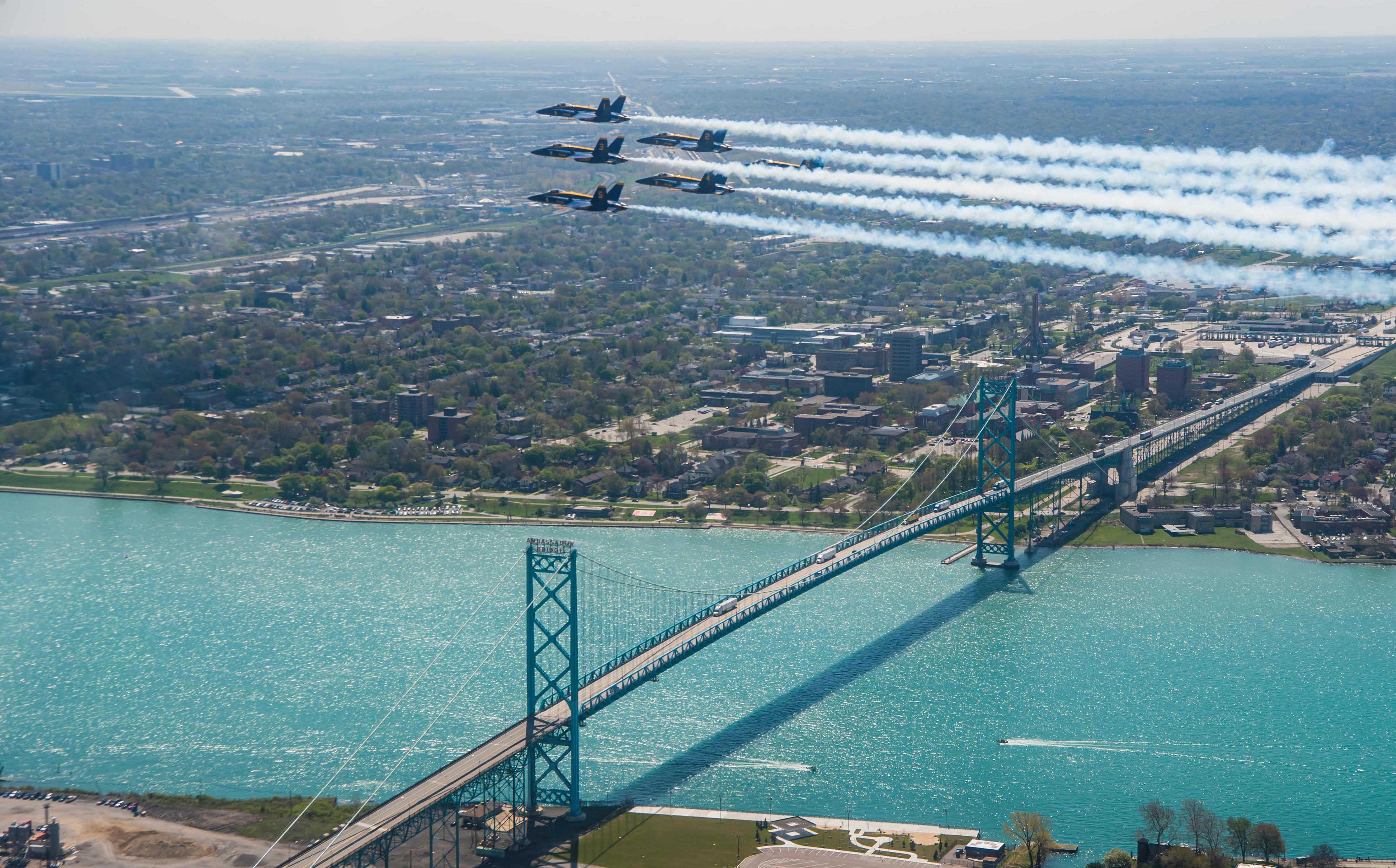 Atraksi Udara  Penghormatan untuk Garda Terdepan Covid-19 