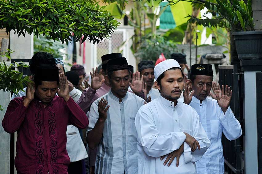 Sholat Ied di Depan Rumah