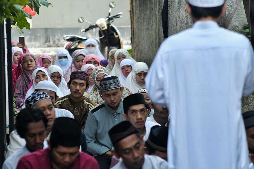 Sholat Ied di Depan Rumah