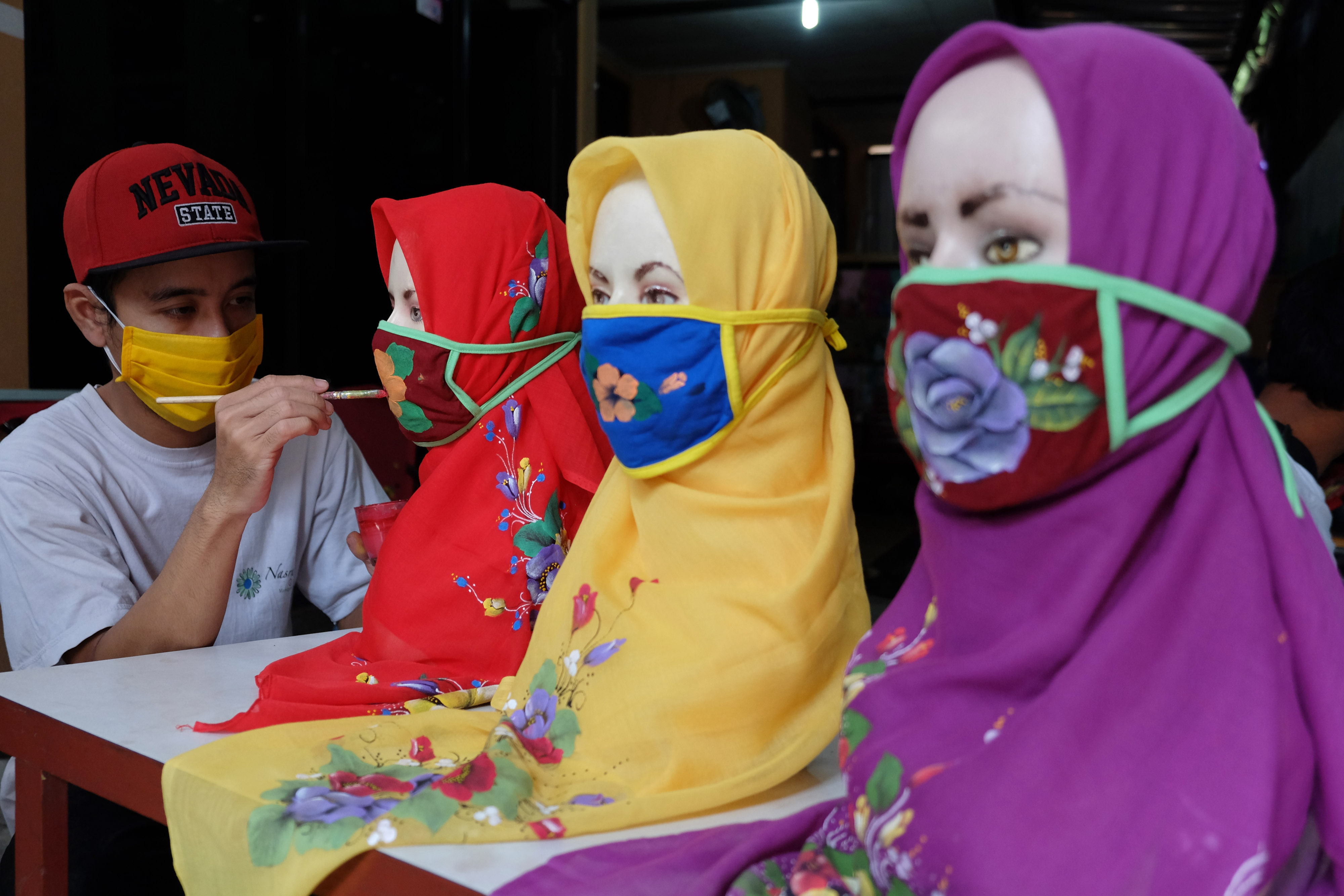 Jilbab Masker Lukis