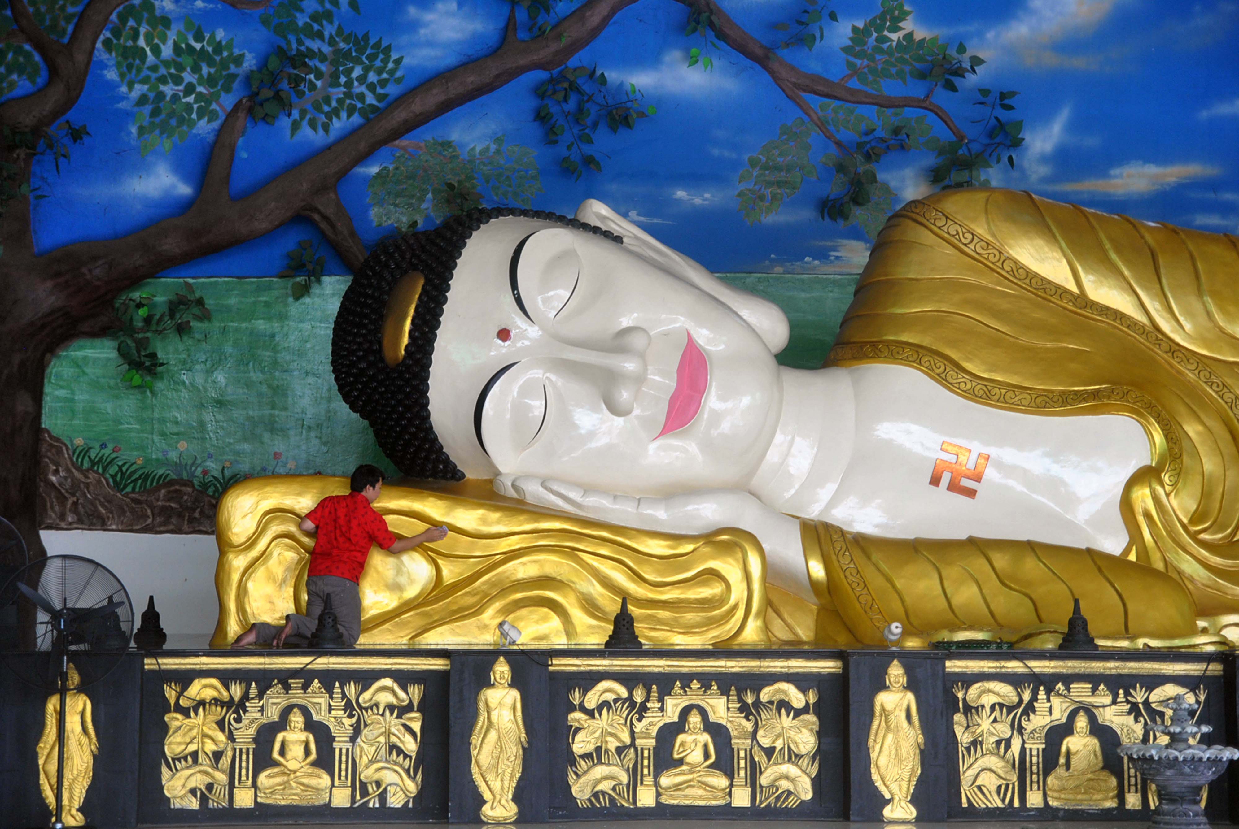 Vihara Patung Budha Tutup