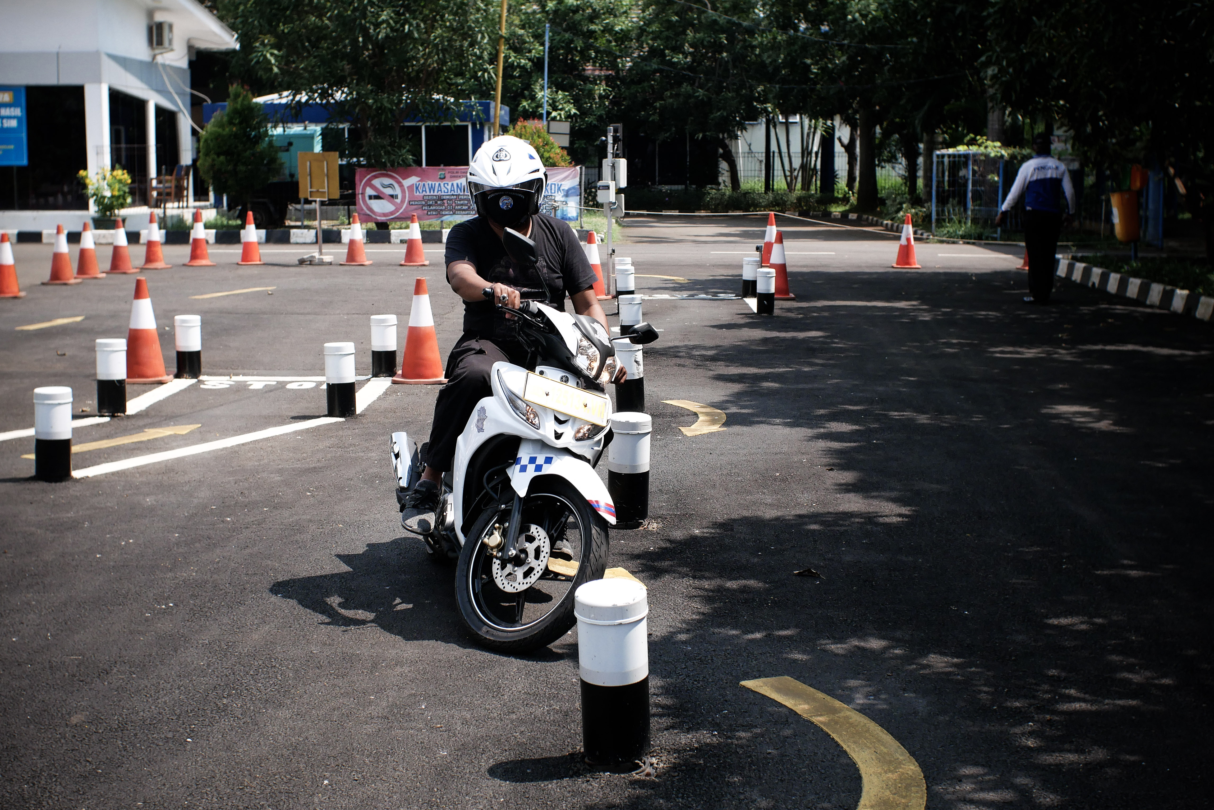 Layanan SIM Turun 75 Persen