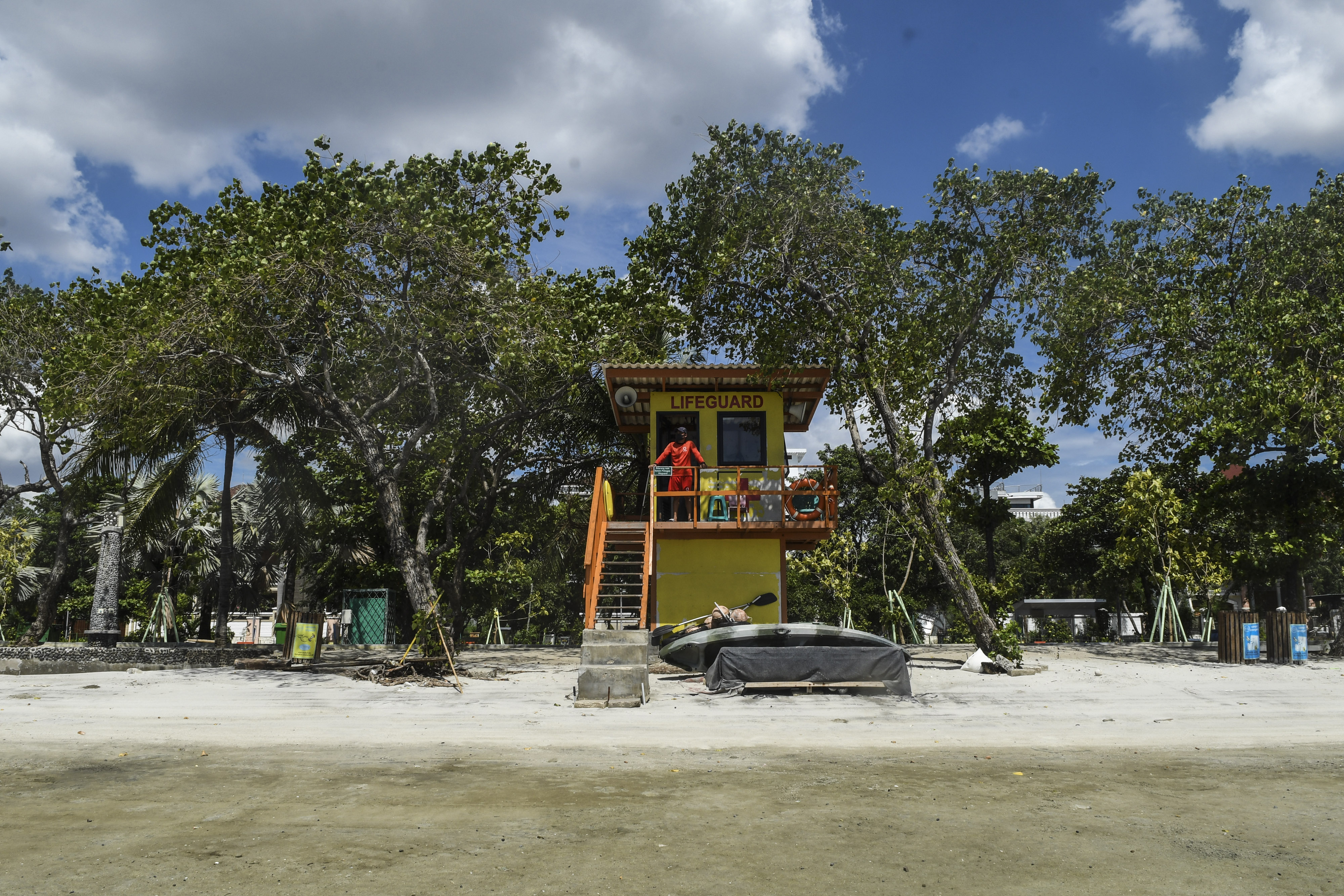 Pantai Ancol Masih Ditutup