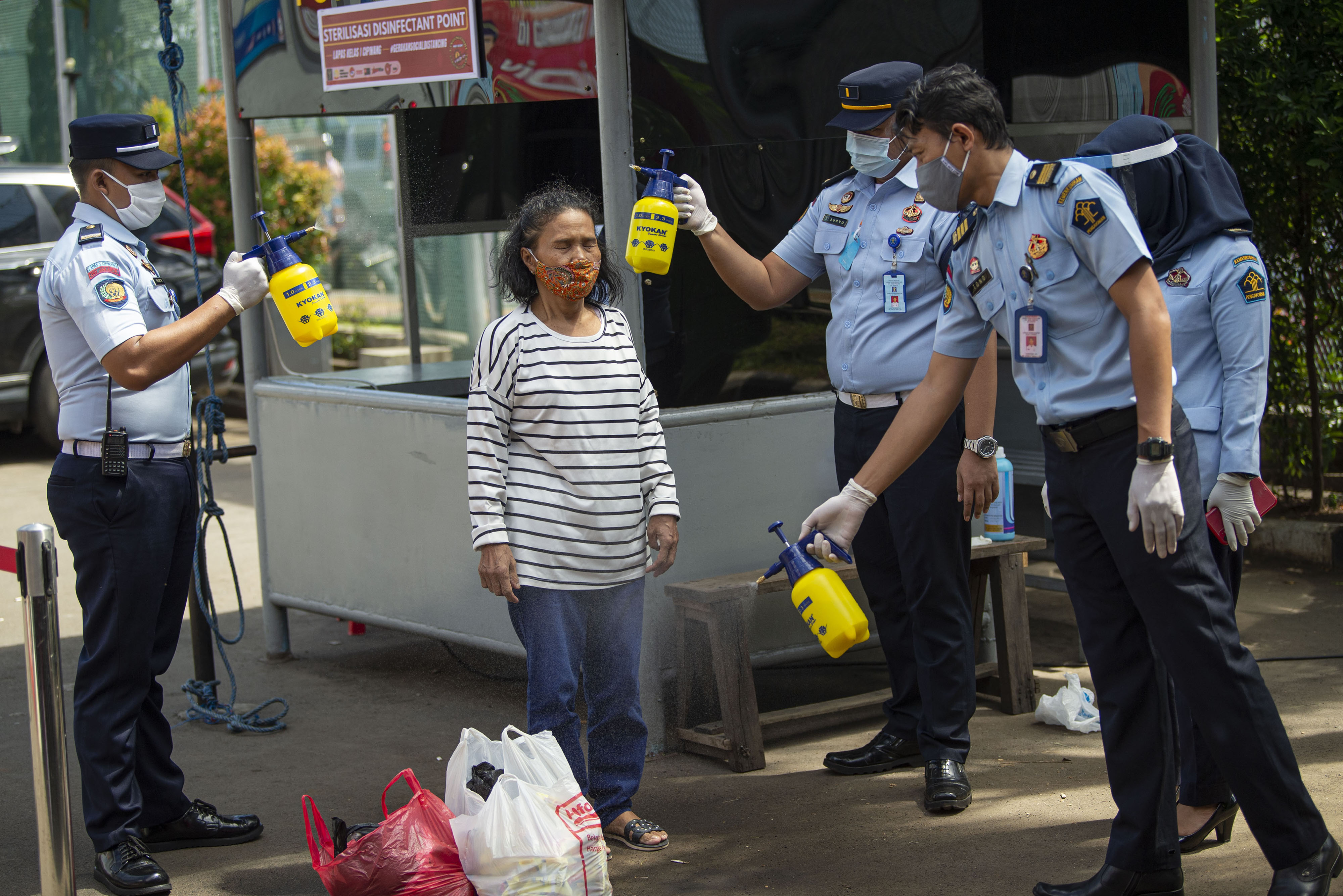 Kunjungan Lebaran di Lapas Cipinang