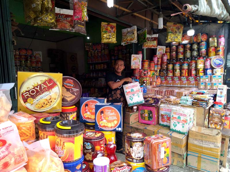 Penjual Biskuit Dan Kue Kering Musiman