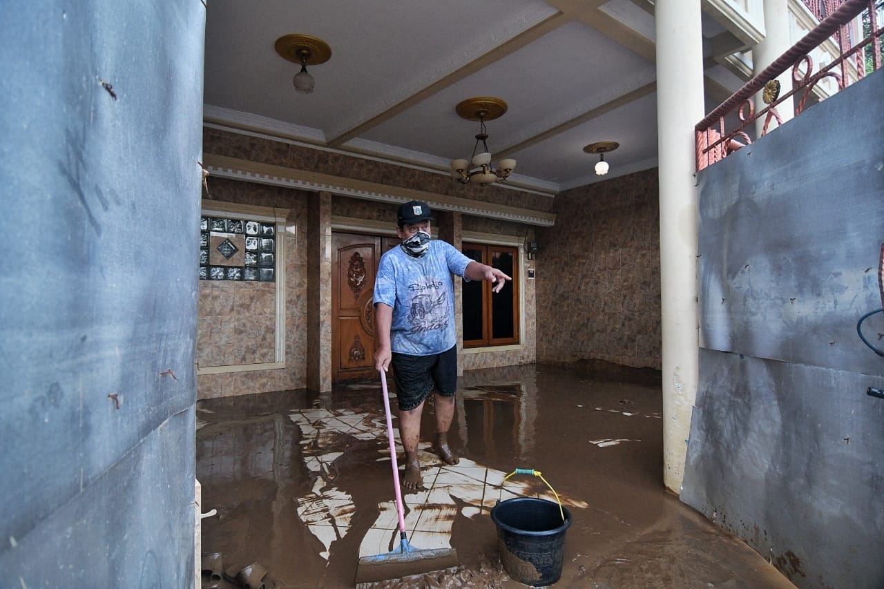 Luapan Cilliwung Merendam Kawasan Cawang 